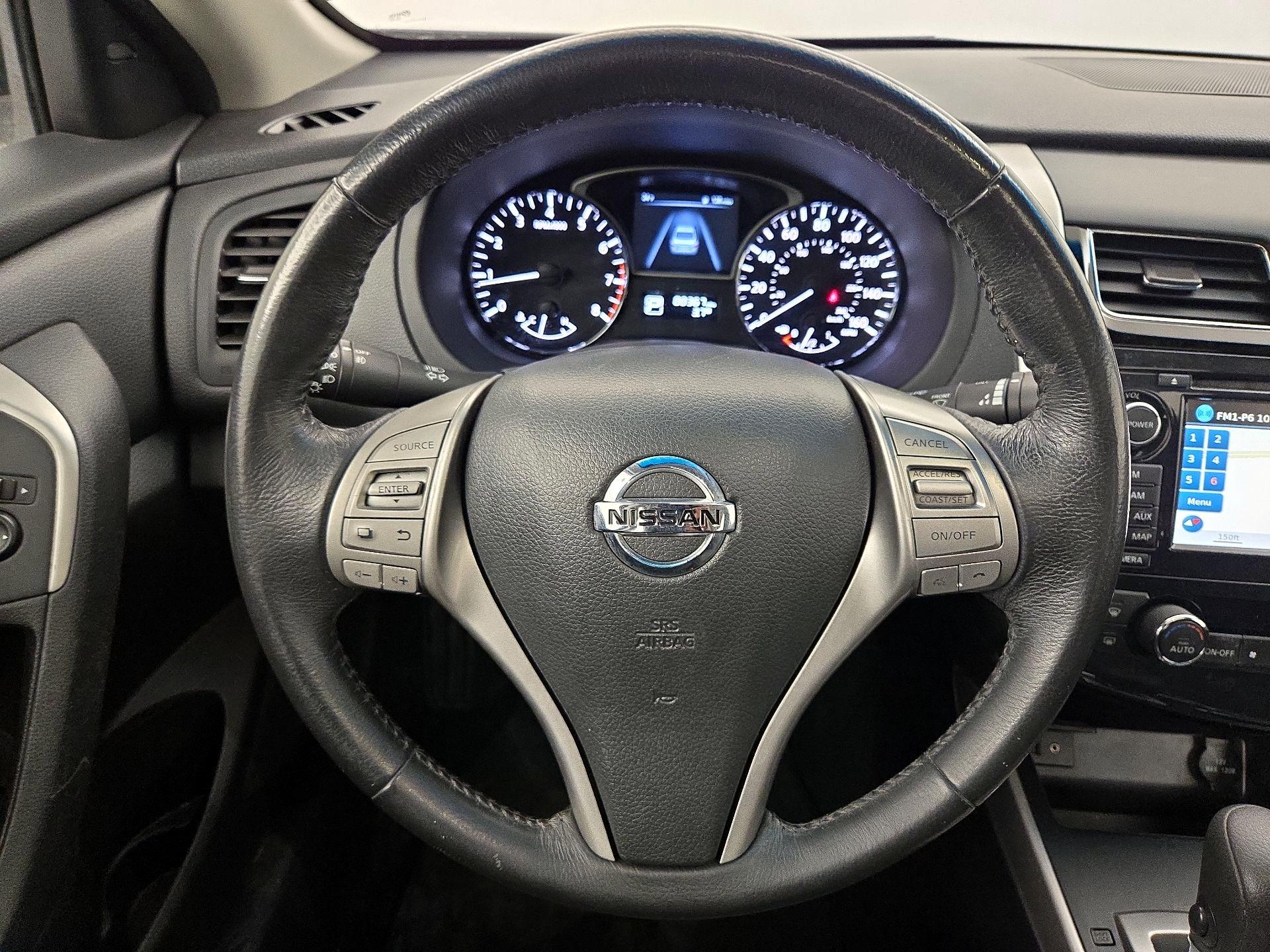 Thumbnail: 2015 Nissan Altima - 10