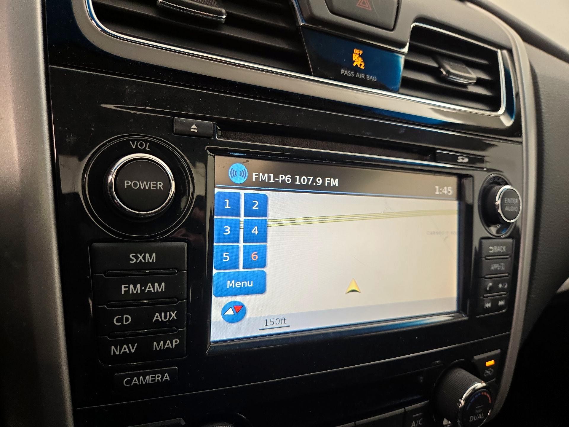 Thumbnail: 2015 Nissan Altima - 14