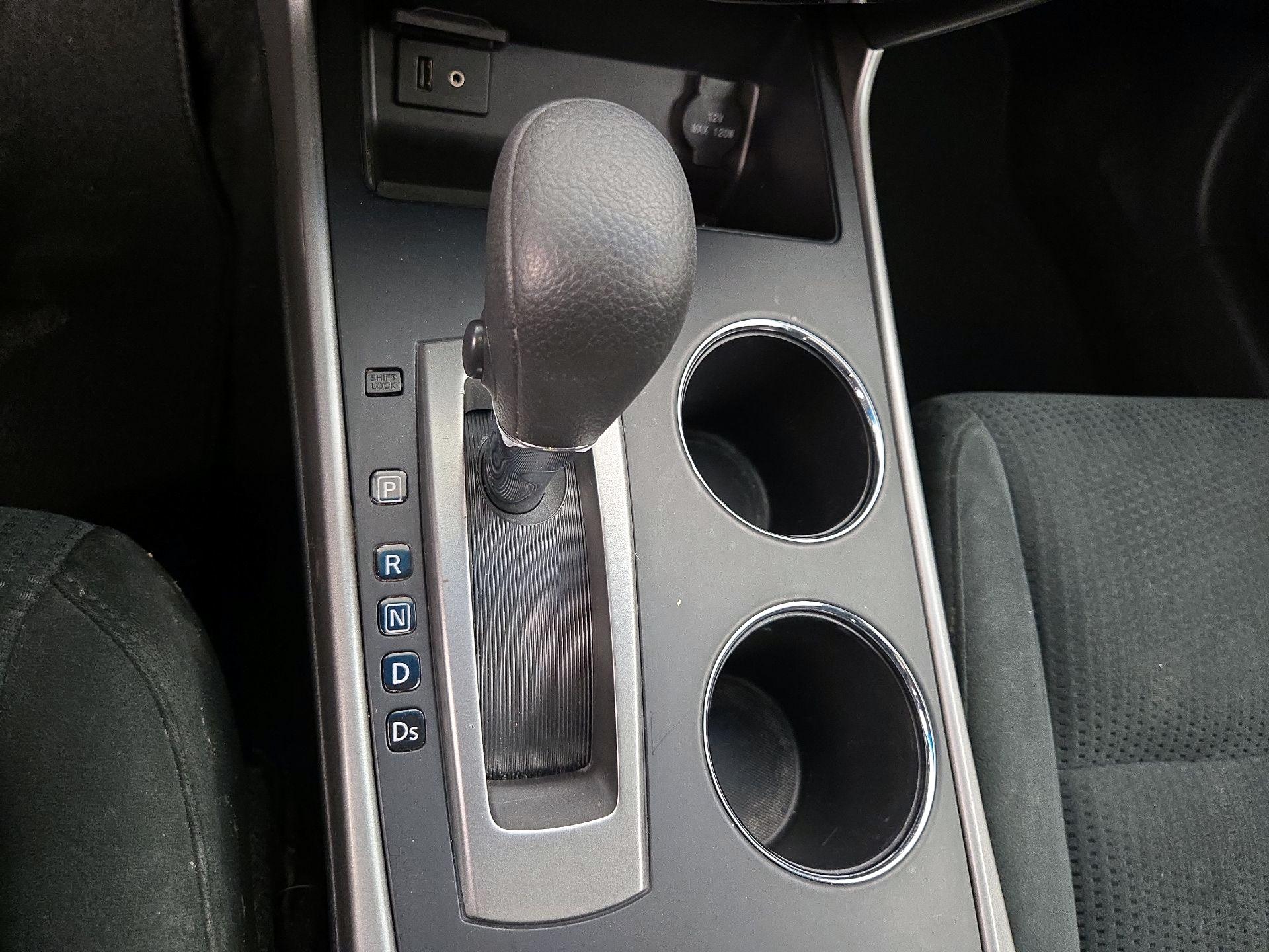 Thumbnail: 2015 Nissan Altima - 18