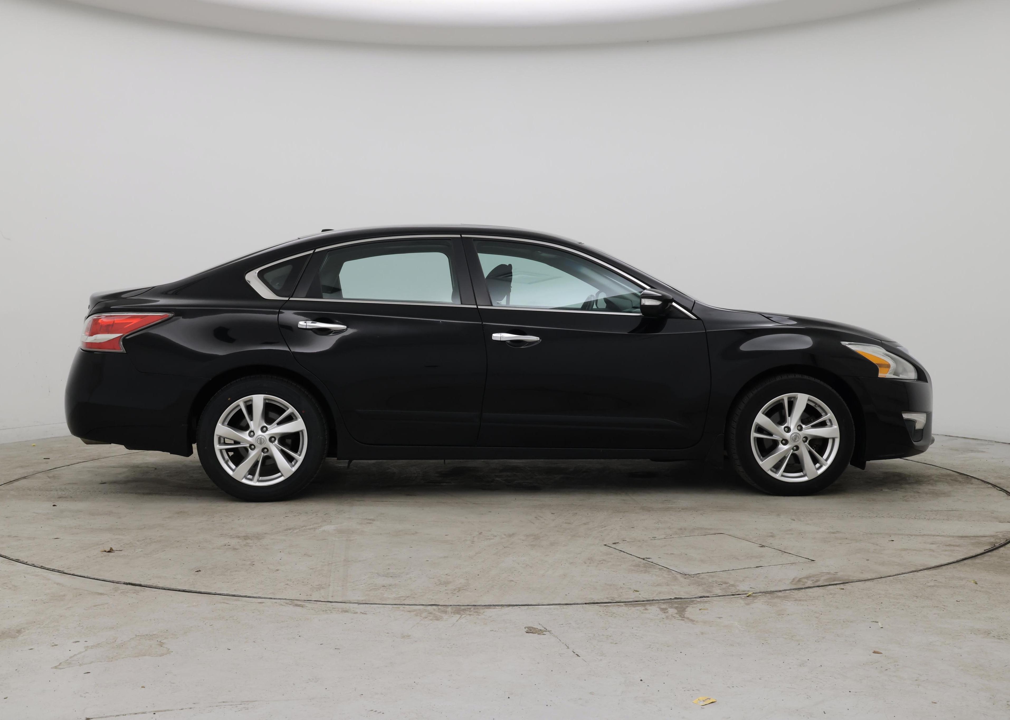 Thumbnail: 2015 Nissan Altima - 7