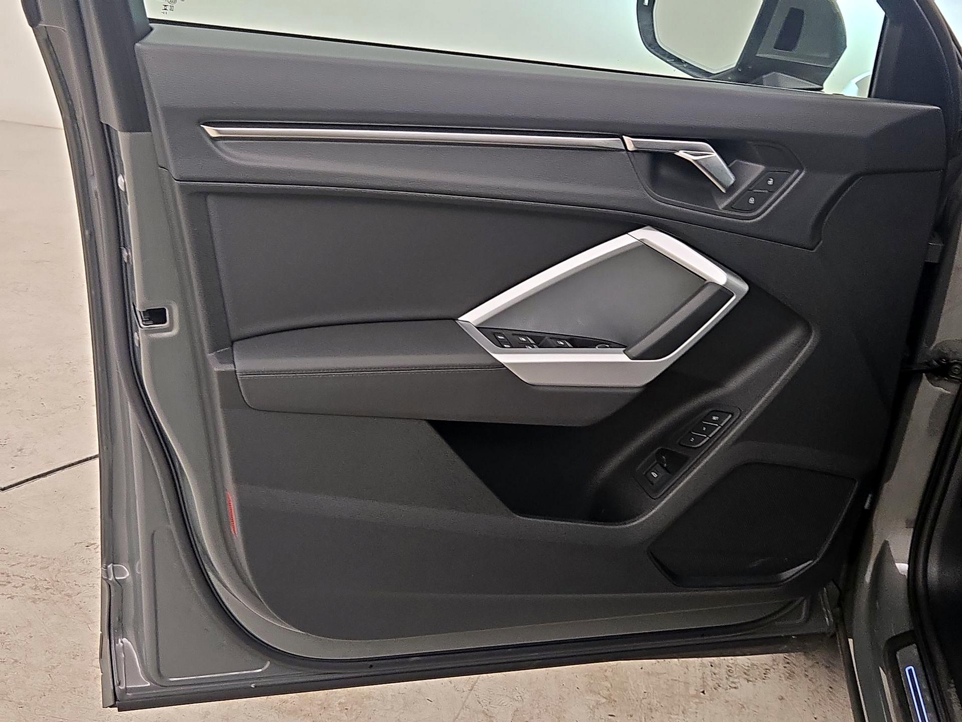 Thumbnail: 2024 Audi Q3 - 12