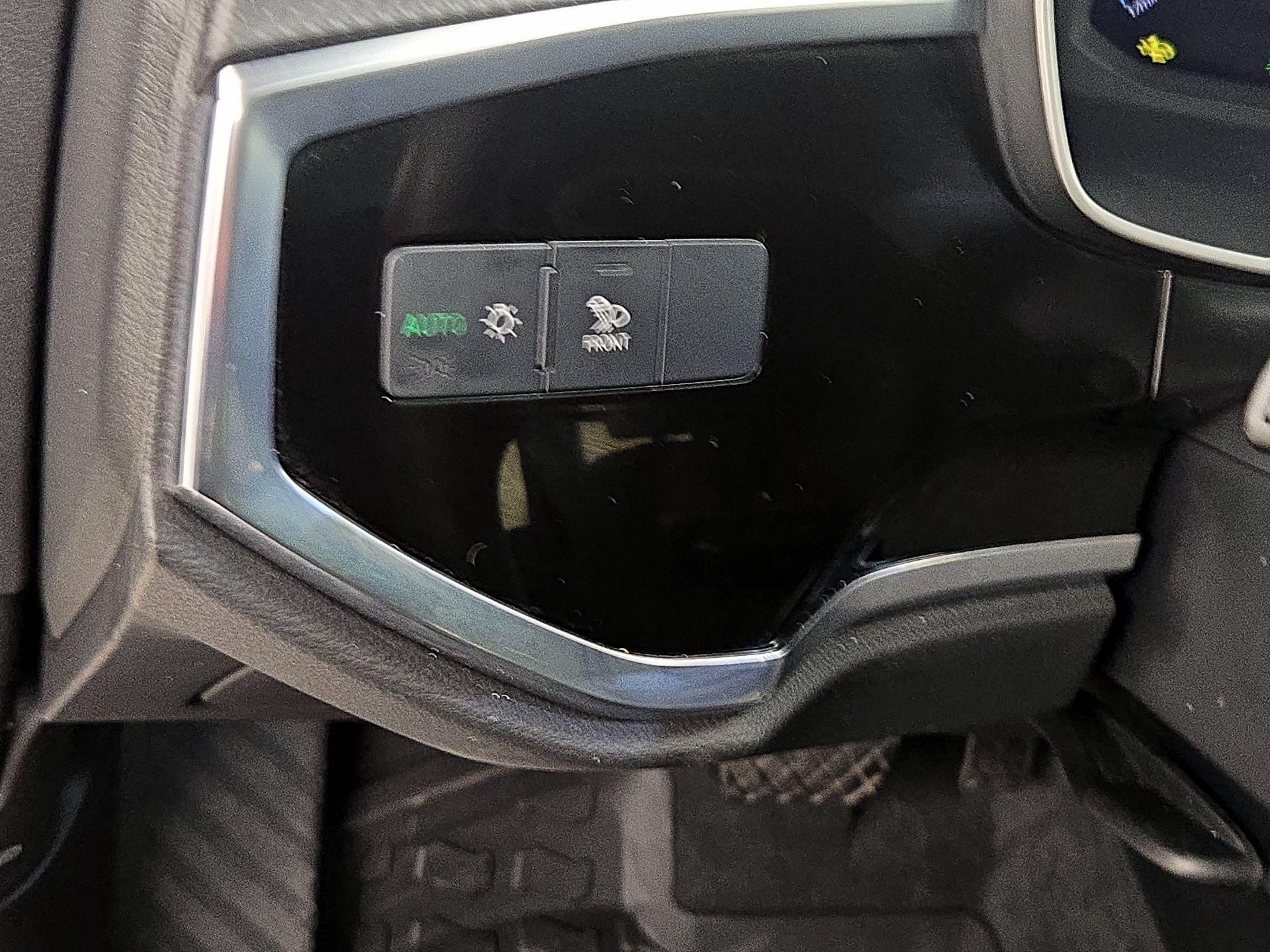 Thumbnail: 2024 Audi Q3 - 13