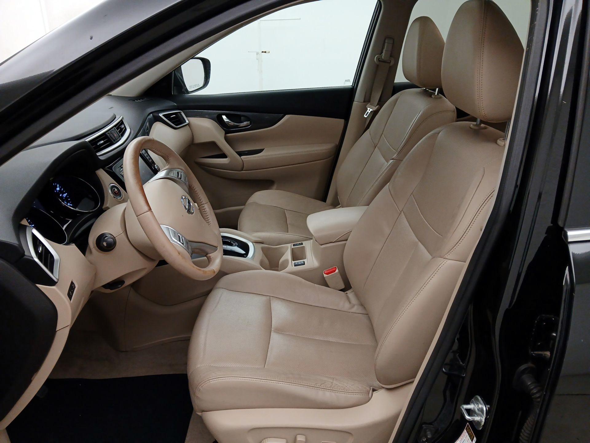 Thumbnail: 2015 Nissan Rogue - 11