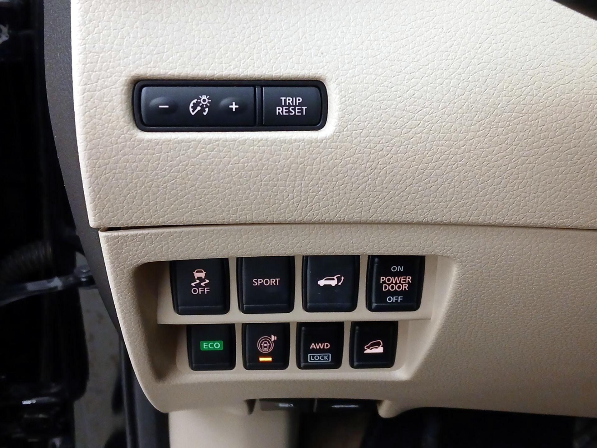 Thumbnail: 2015 Nissan Rogue - 13