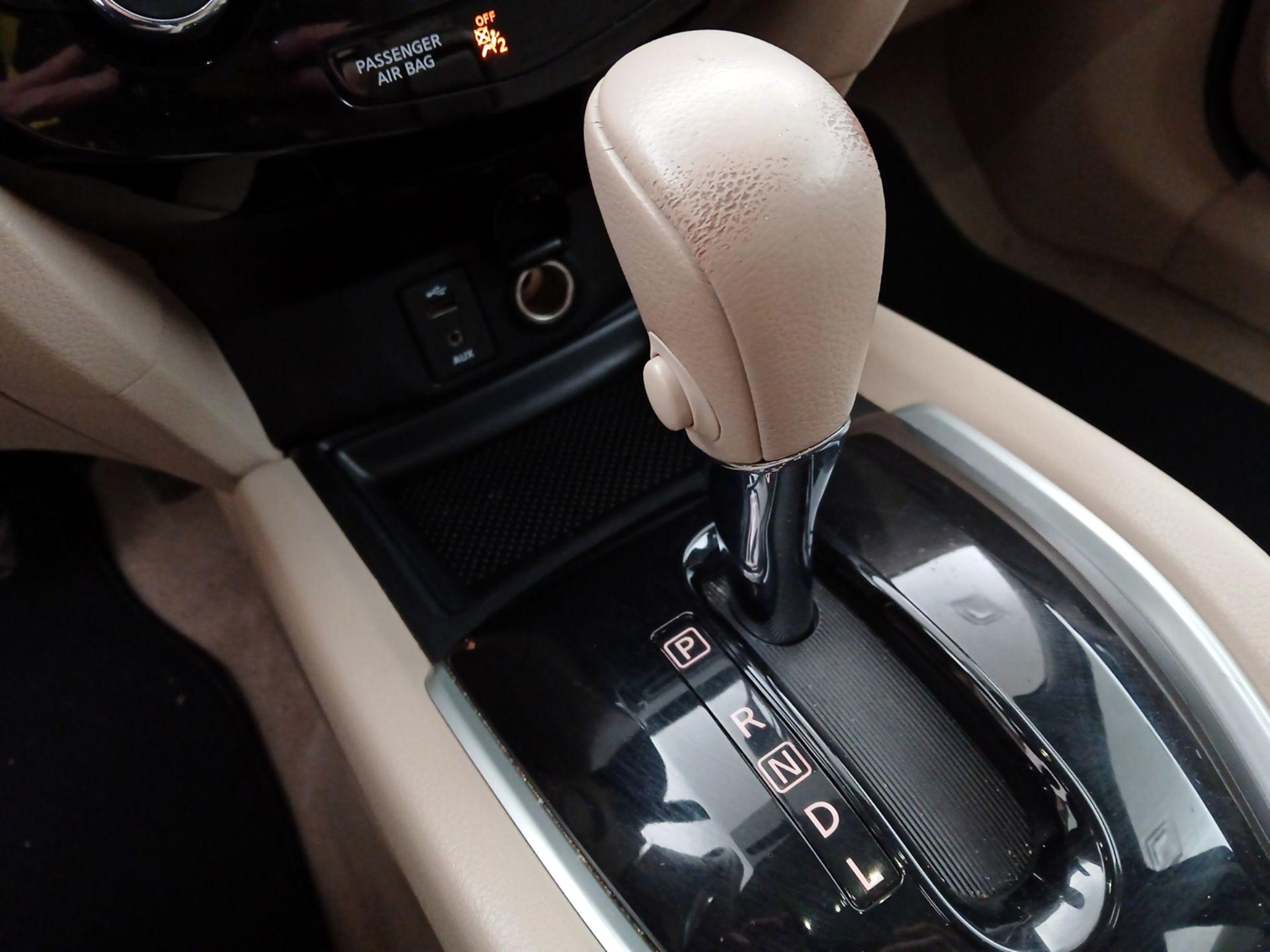 Thumbnail: 2015 Nissan Rogue - 18