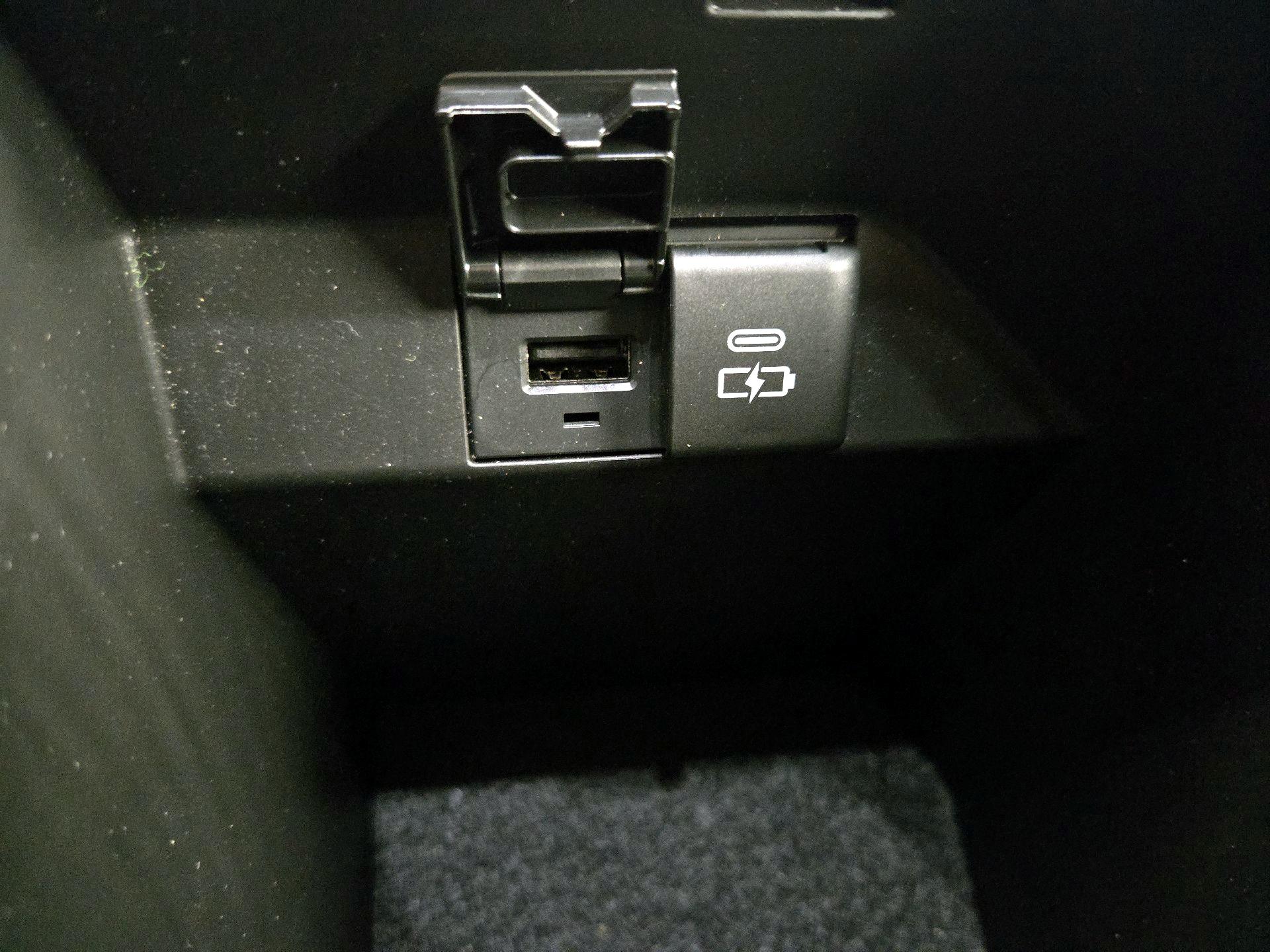 Thumbnail: 2023 Toyota Camry - 19