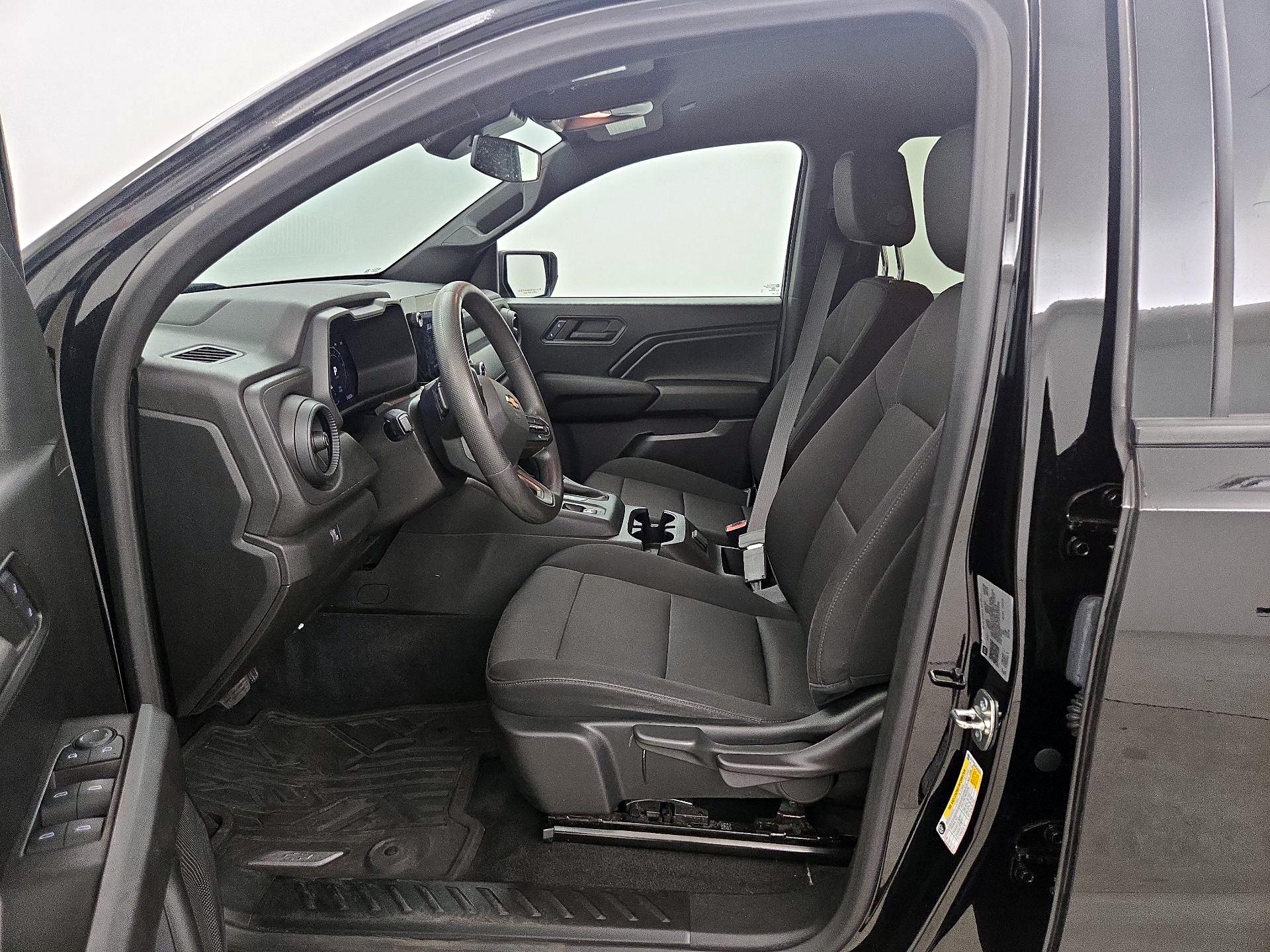 Thumbnail: 2024 Chevrolet Colorado - 11