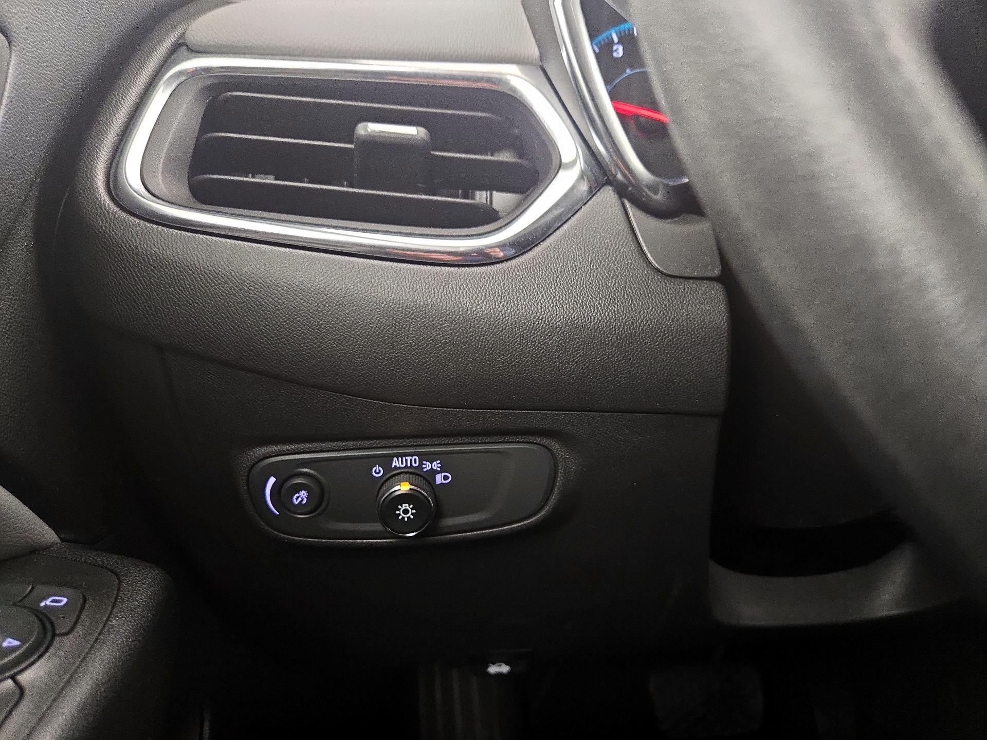 Thumbnail: 2022 Chevrolet Equinox - 13