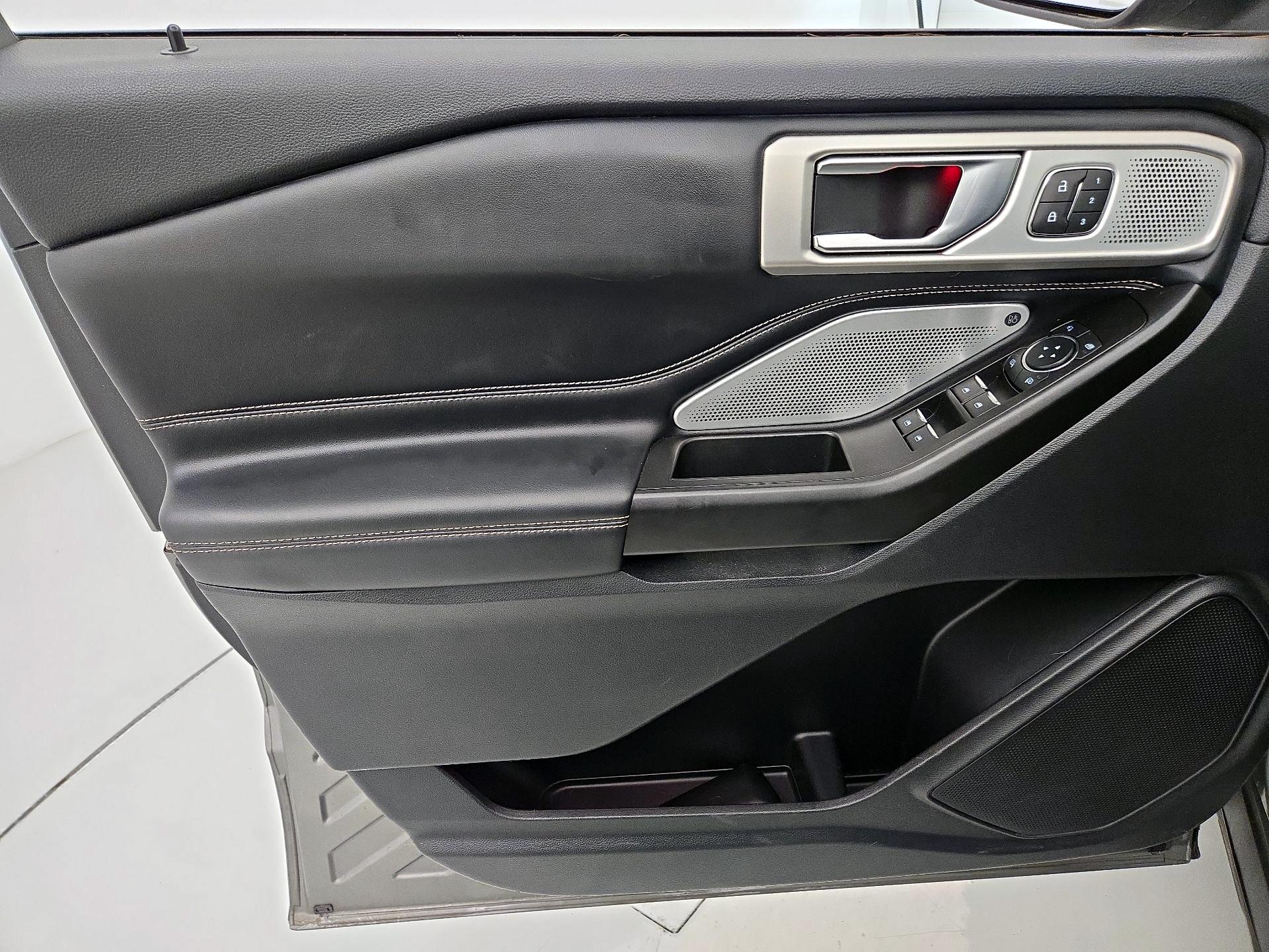 Thumbnail: 2020 Ford Explorer - 12