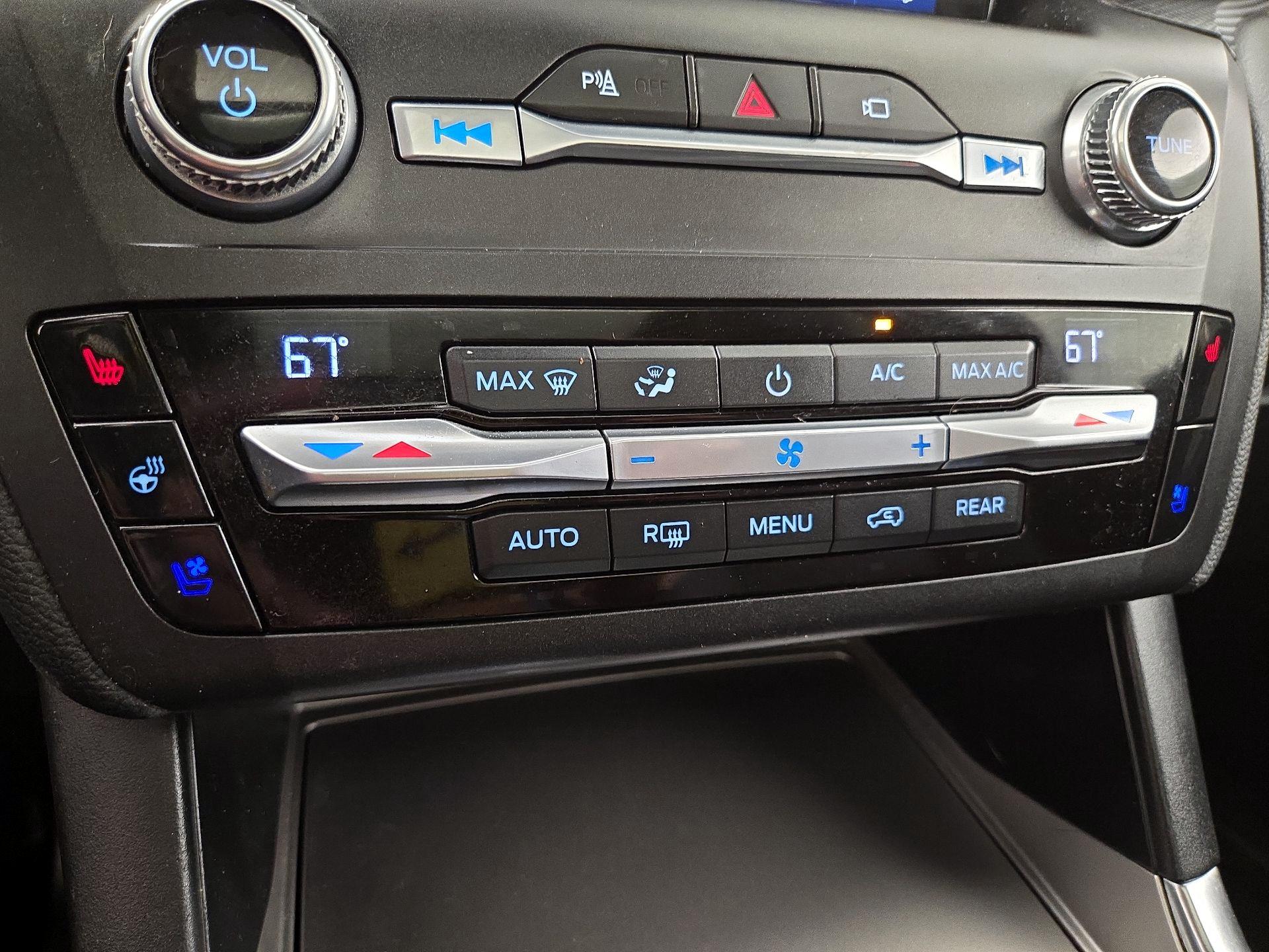 Thumbnail: 2020 Ford Explorer - 17