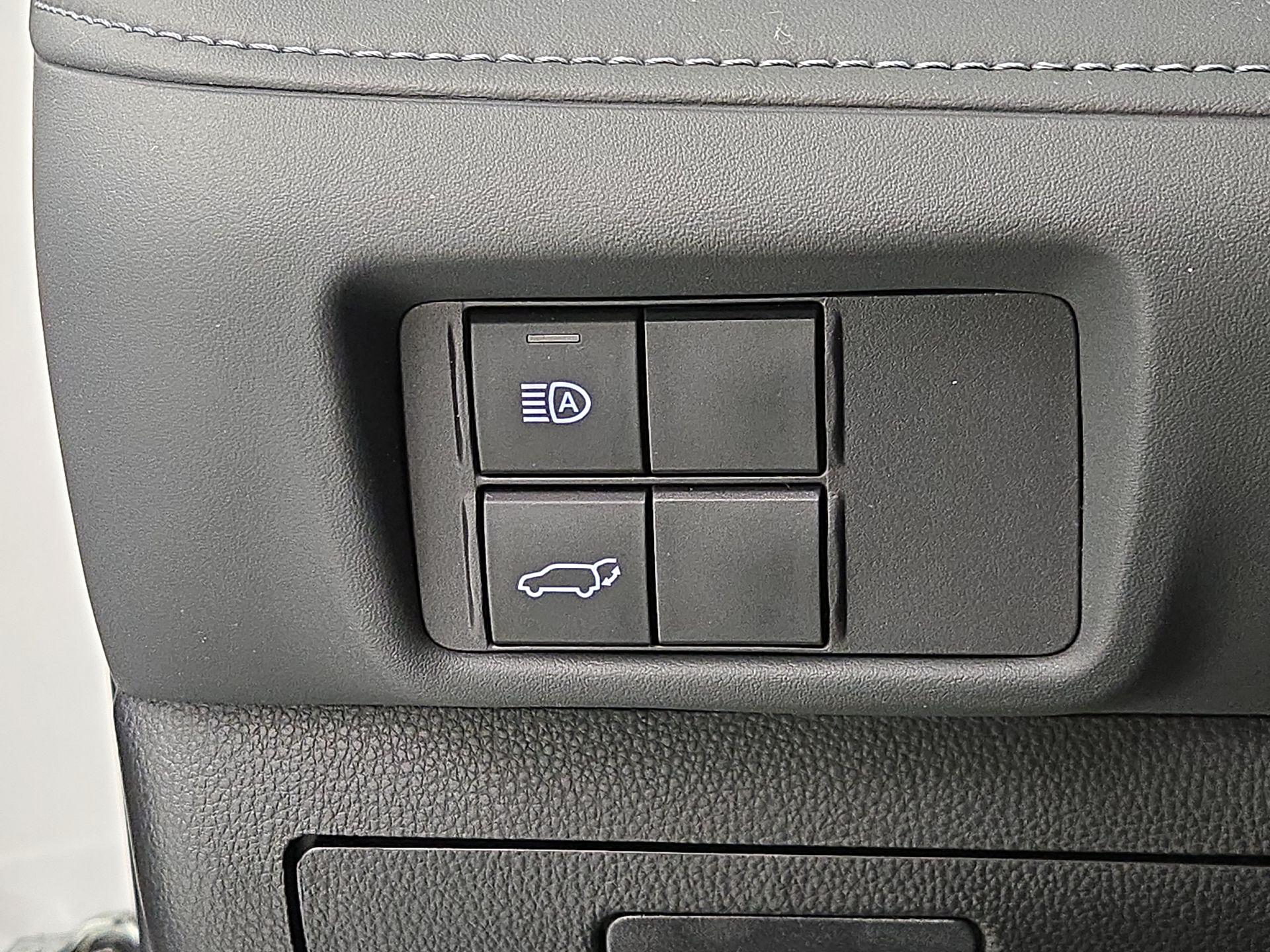 Thumbnail: 2022 Toyota Highlander - 13