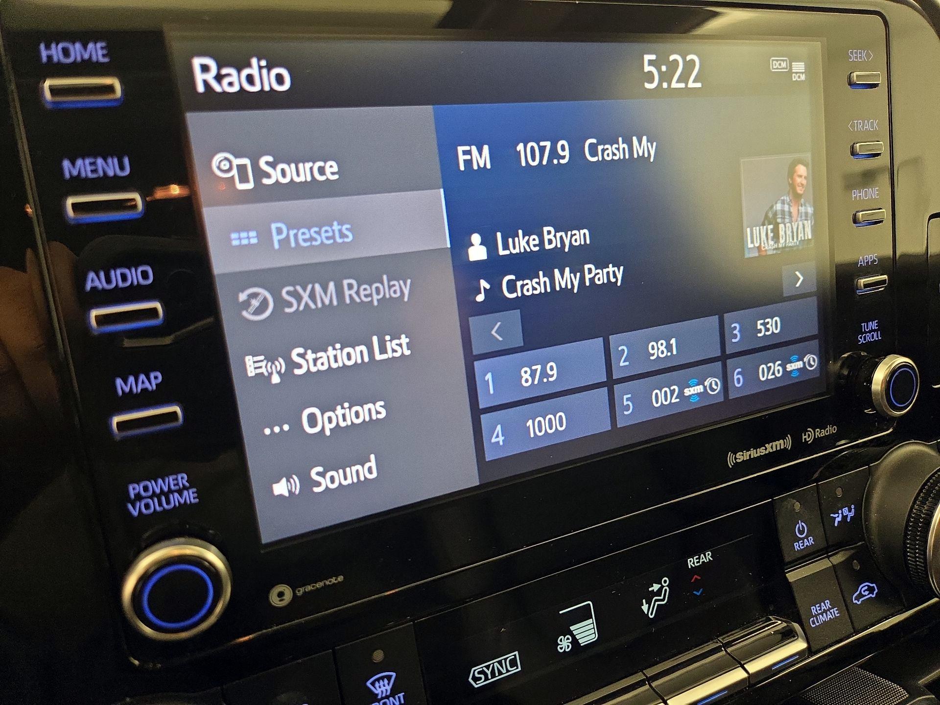 Thumbnail: 2022 Toyota Highlander - 15