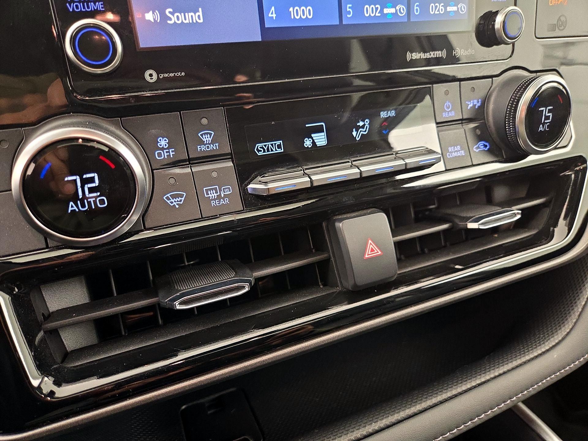 Thumbnail: 2022 Toyota Highlander - 16