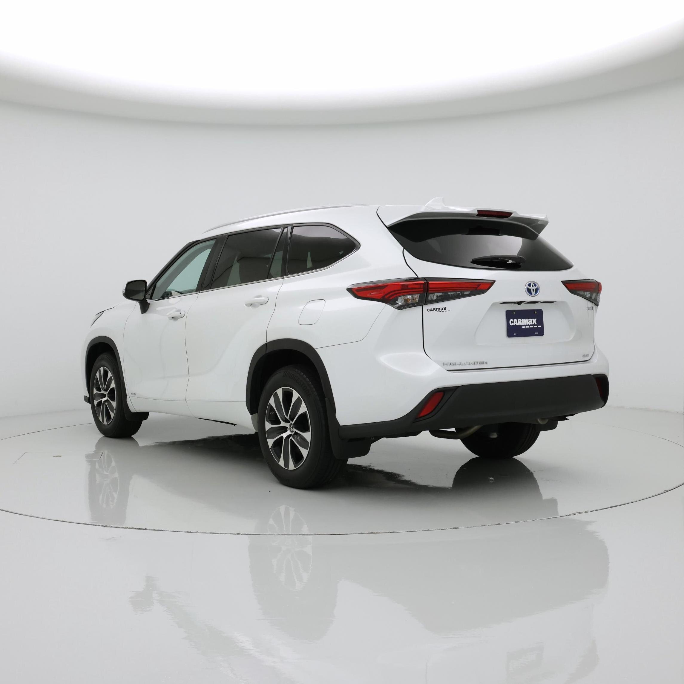 Thumbnail: 2022 Toyota Highlander - 2