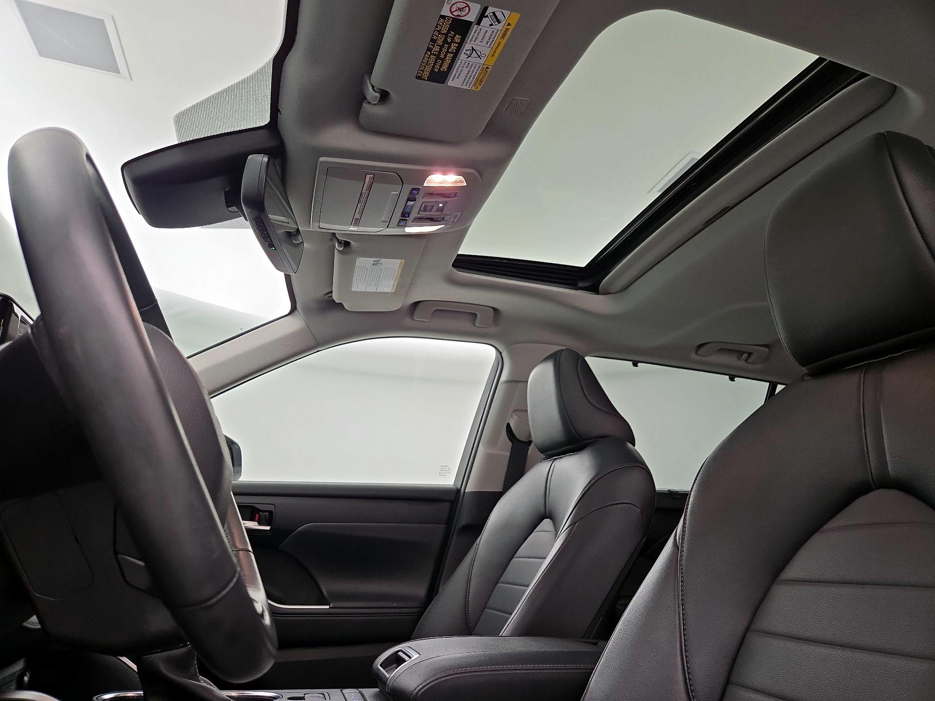 Thumbnail: 2022 Toyota Highlander - 19