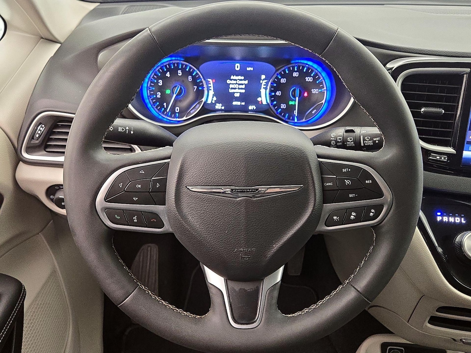 2024 Chrysler Pacifica Touring L - Photo 11
