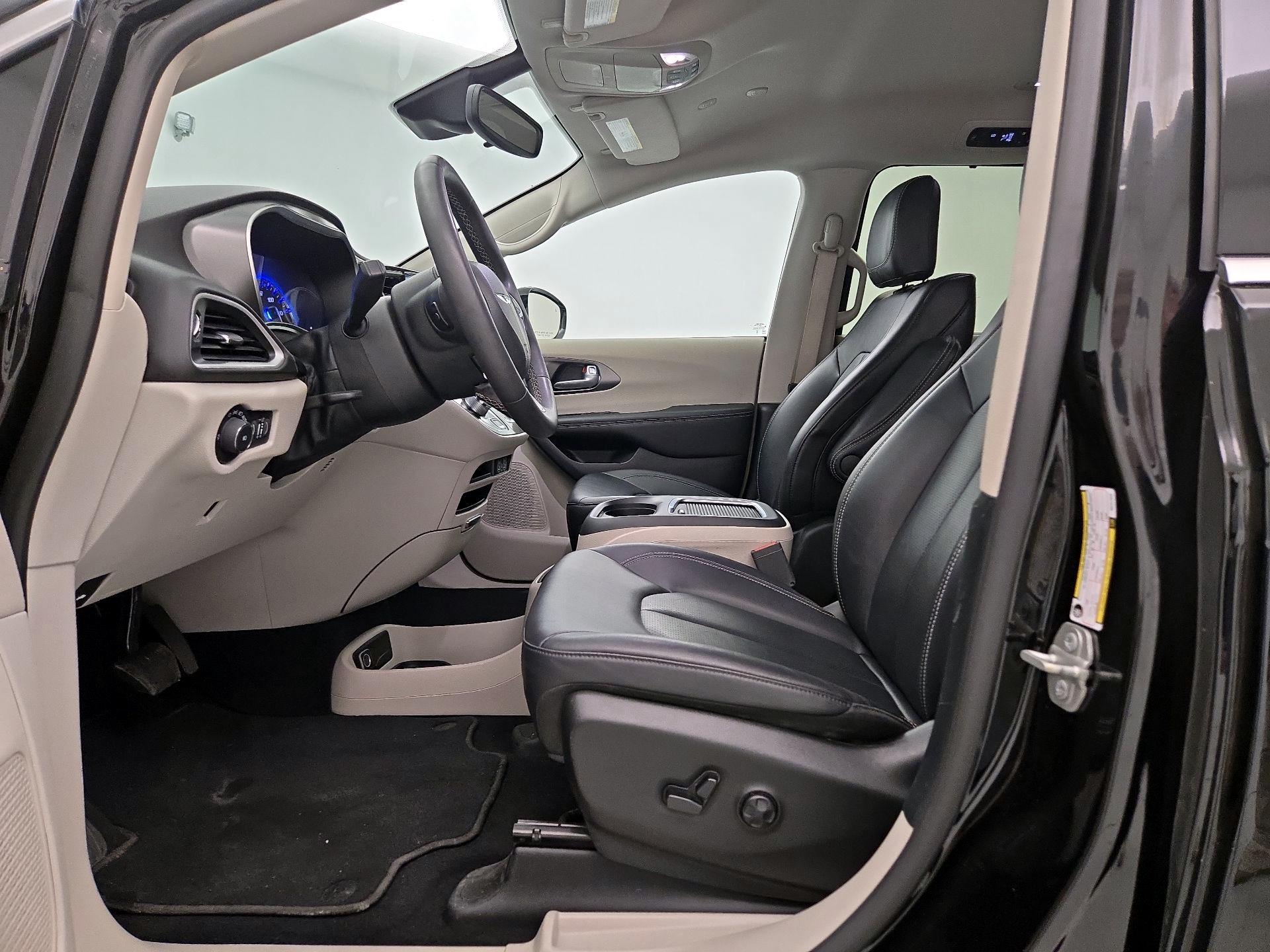 Thumbnail: 2024 Chrysler Pacifica - 11