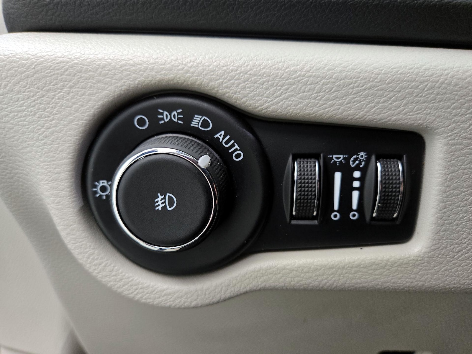 2024 Chrysler Pacifica Touring L - Photo 14