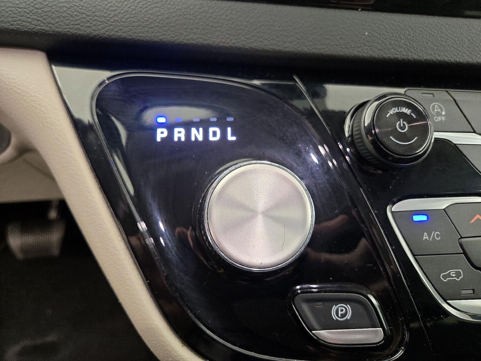2024 Chrysler Pacifica Touring L - Photo 18