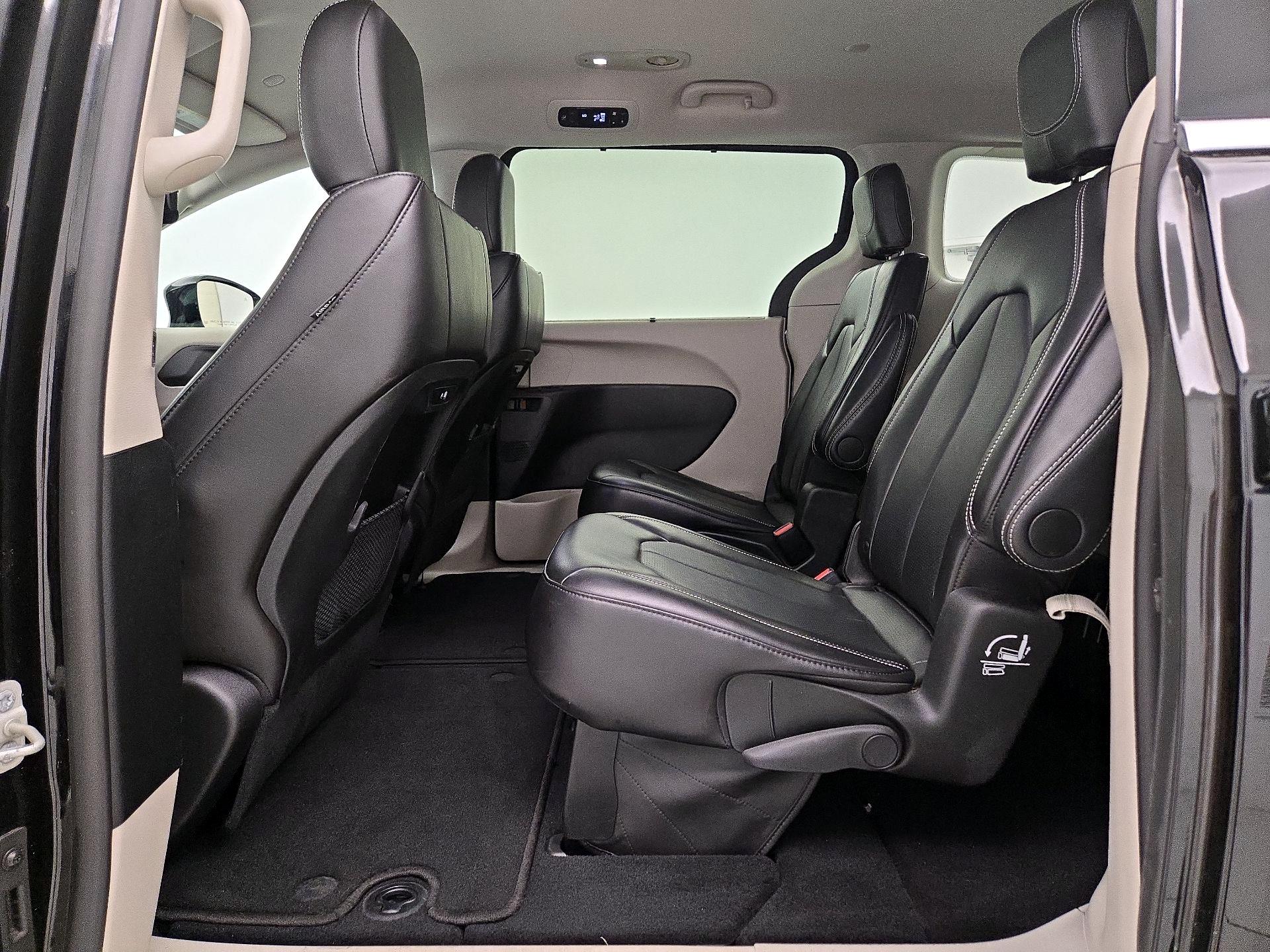 Thumbnail: 2024 Chrysler Pacifica - 19
