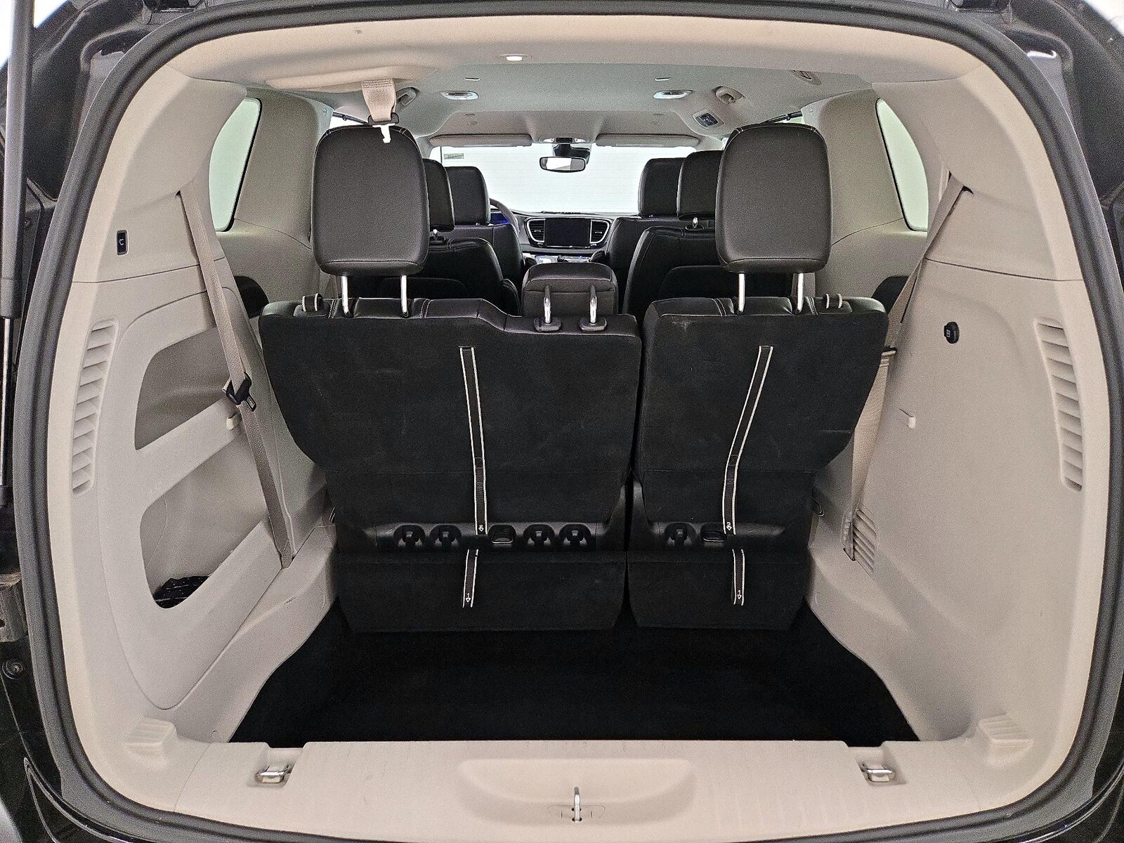 2024 Chrysler Pacifica Touring L - Photo 22