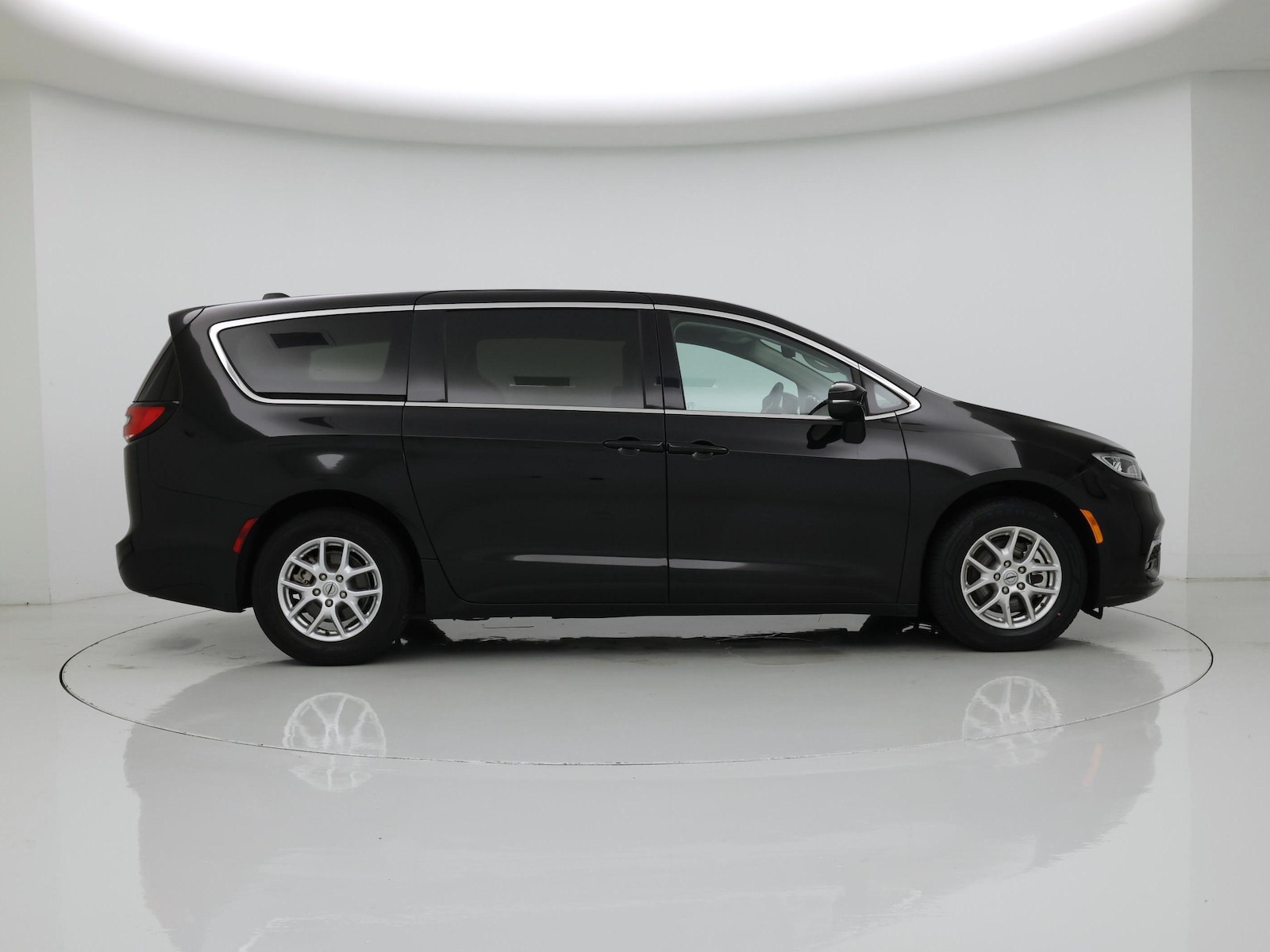 2024 Chrysler Pacifica Touring L - Photo 8