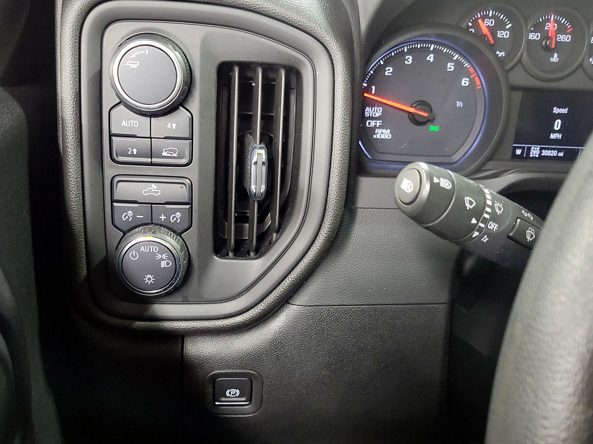 Thumbnail: 2022 Chevrolet Silverado 1500 - 13