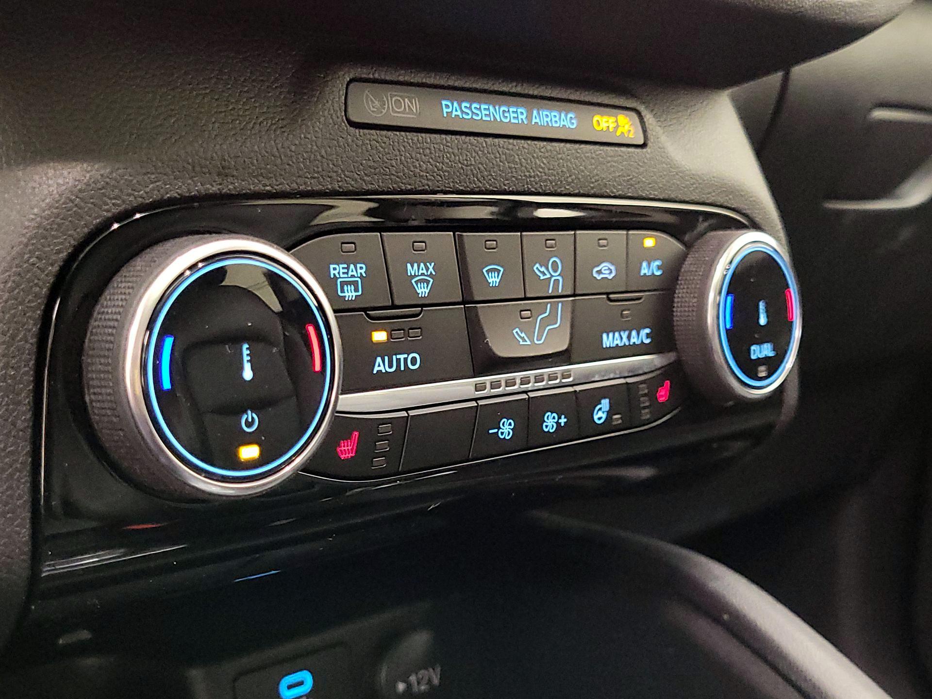 Thumbnail: 2022 Ford Escape - 16