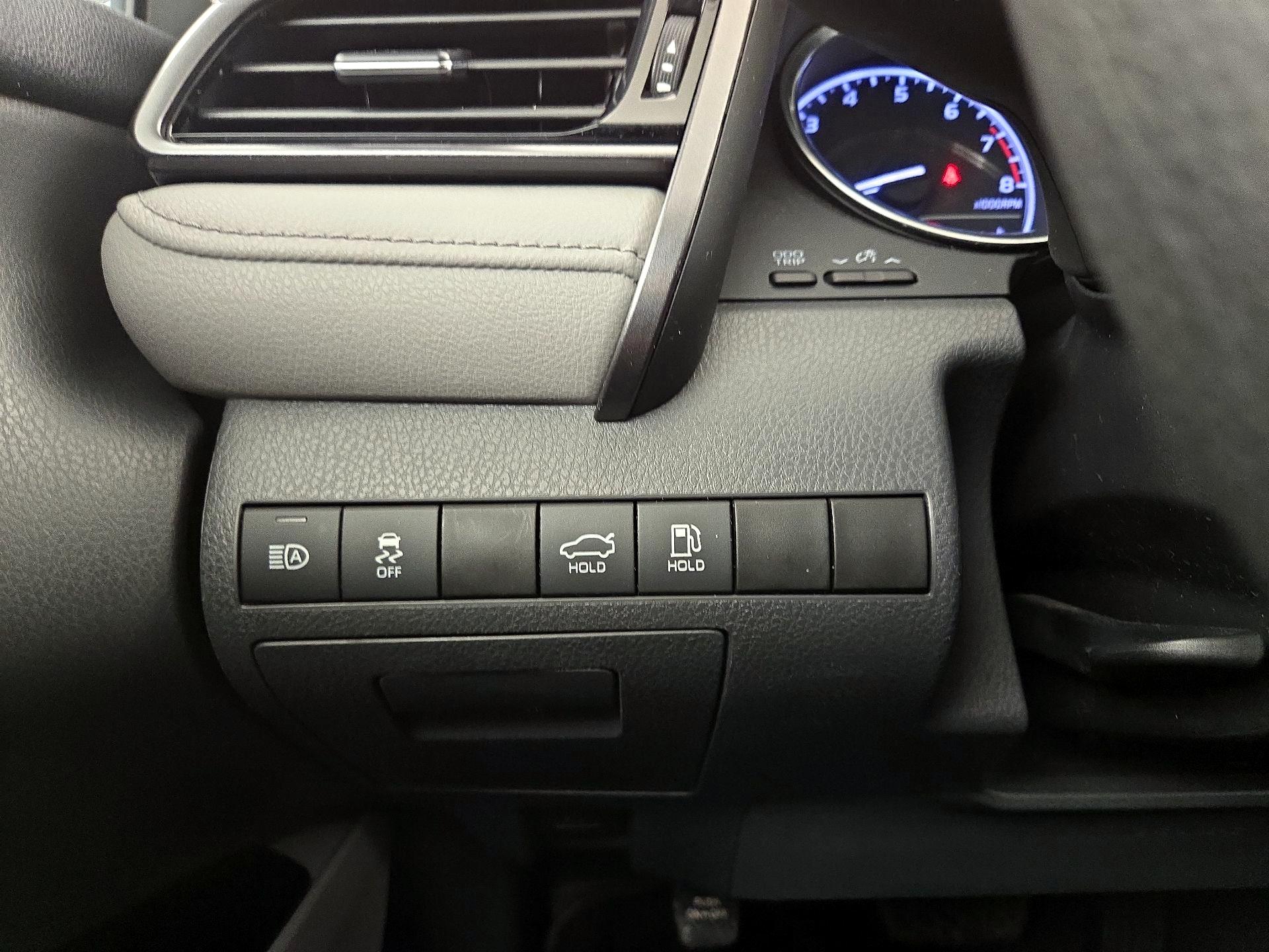 Thumbnail: 2020 Toyota Camry - 13