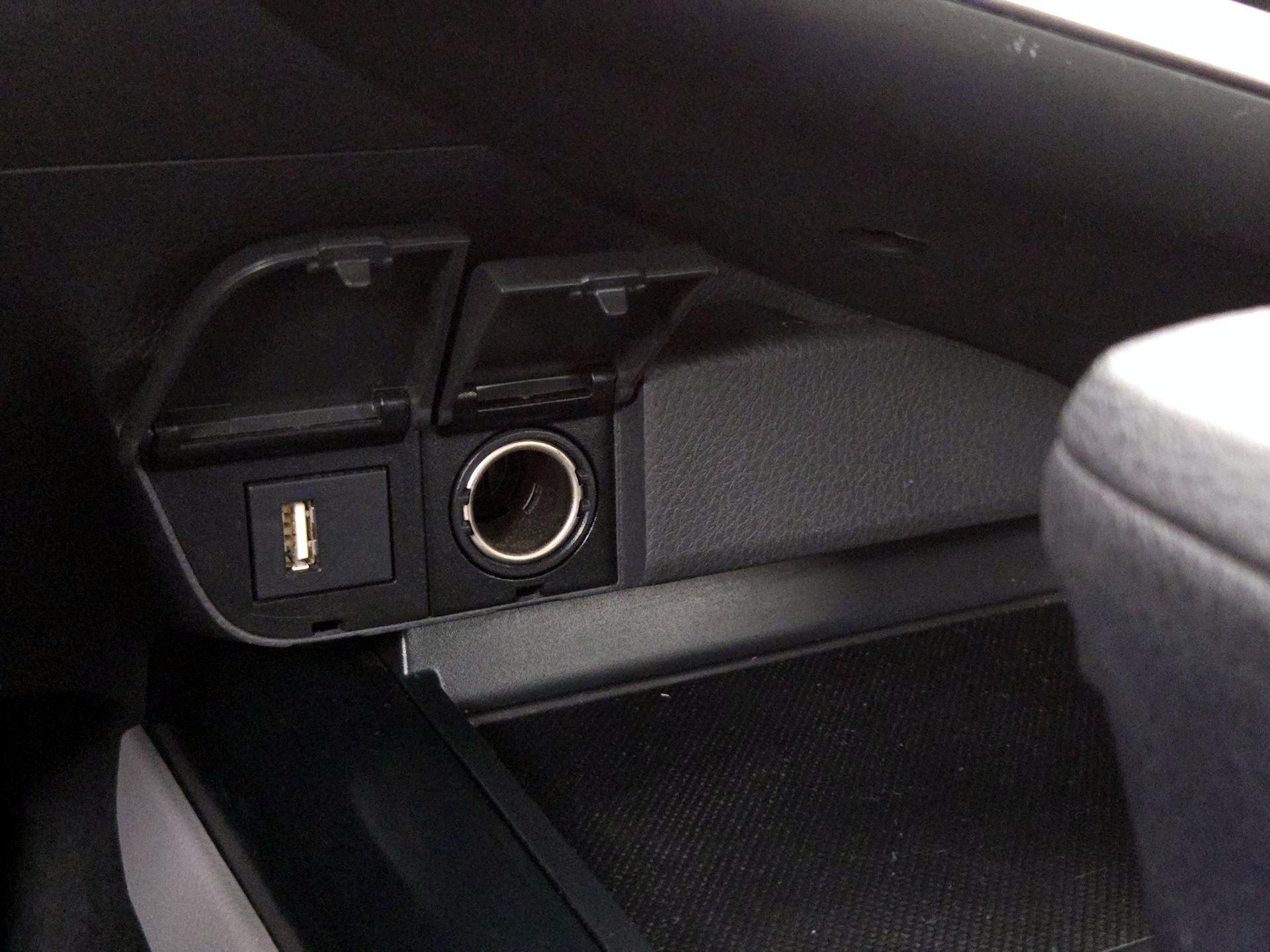 Thumbnail: 2020 Toyota Camry - 18