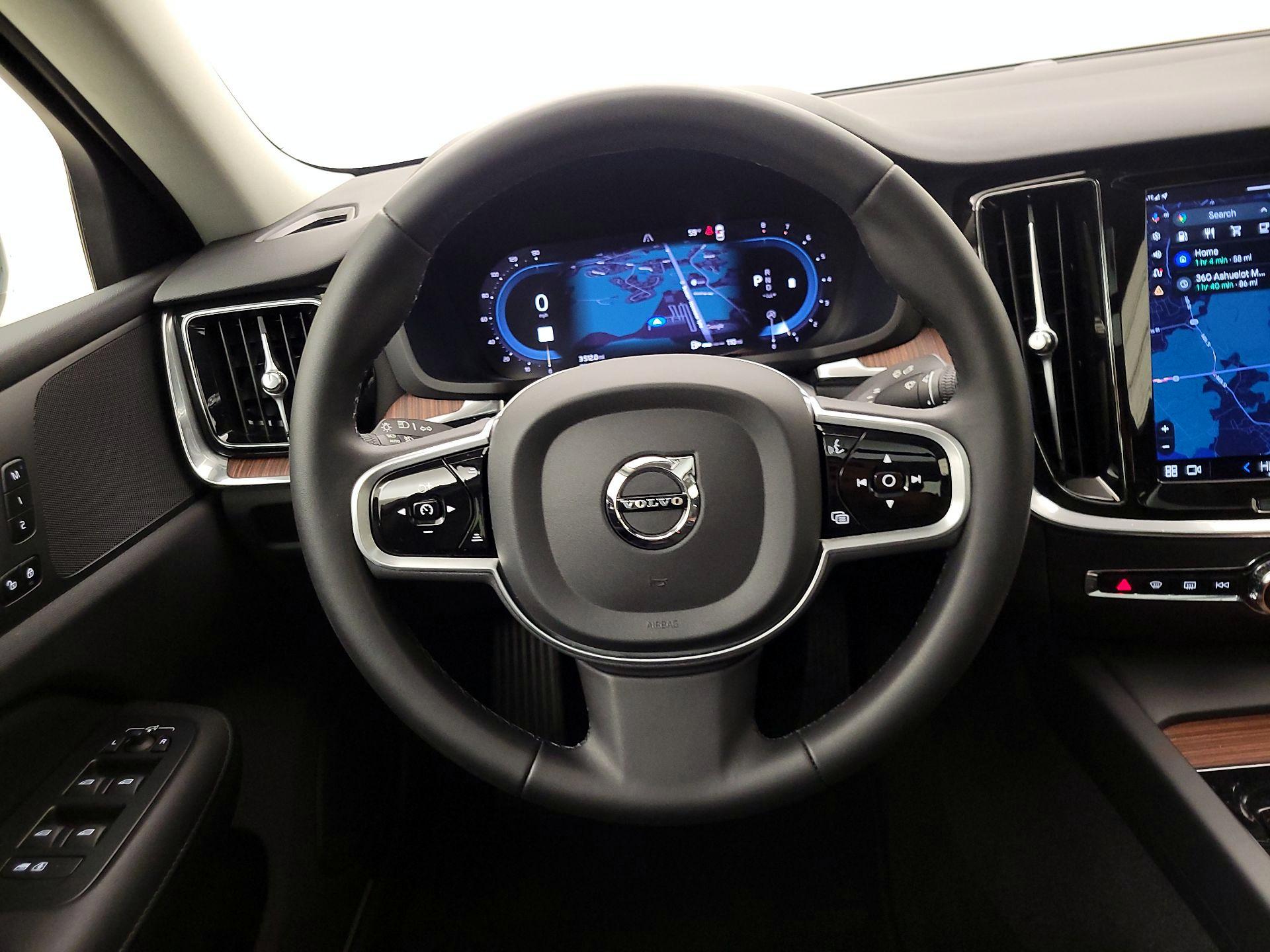 Thumbnail: 2023 Volvo S60 - 10