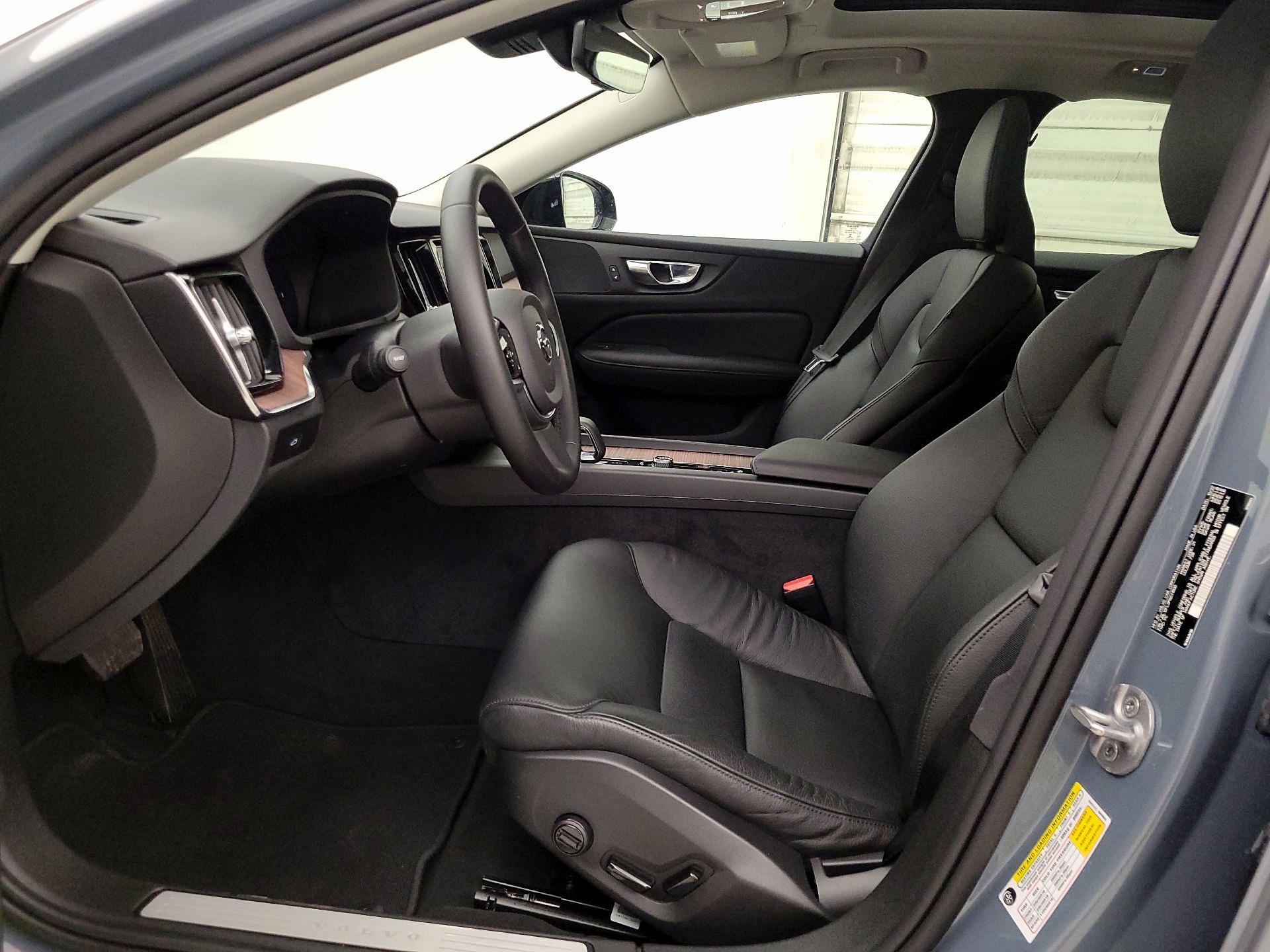 Thumbnail: 2023 Volvo S60 - 11