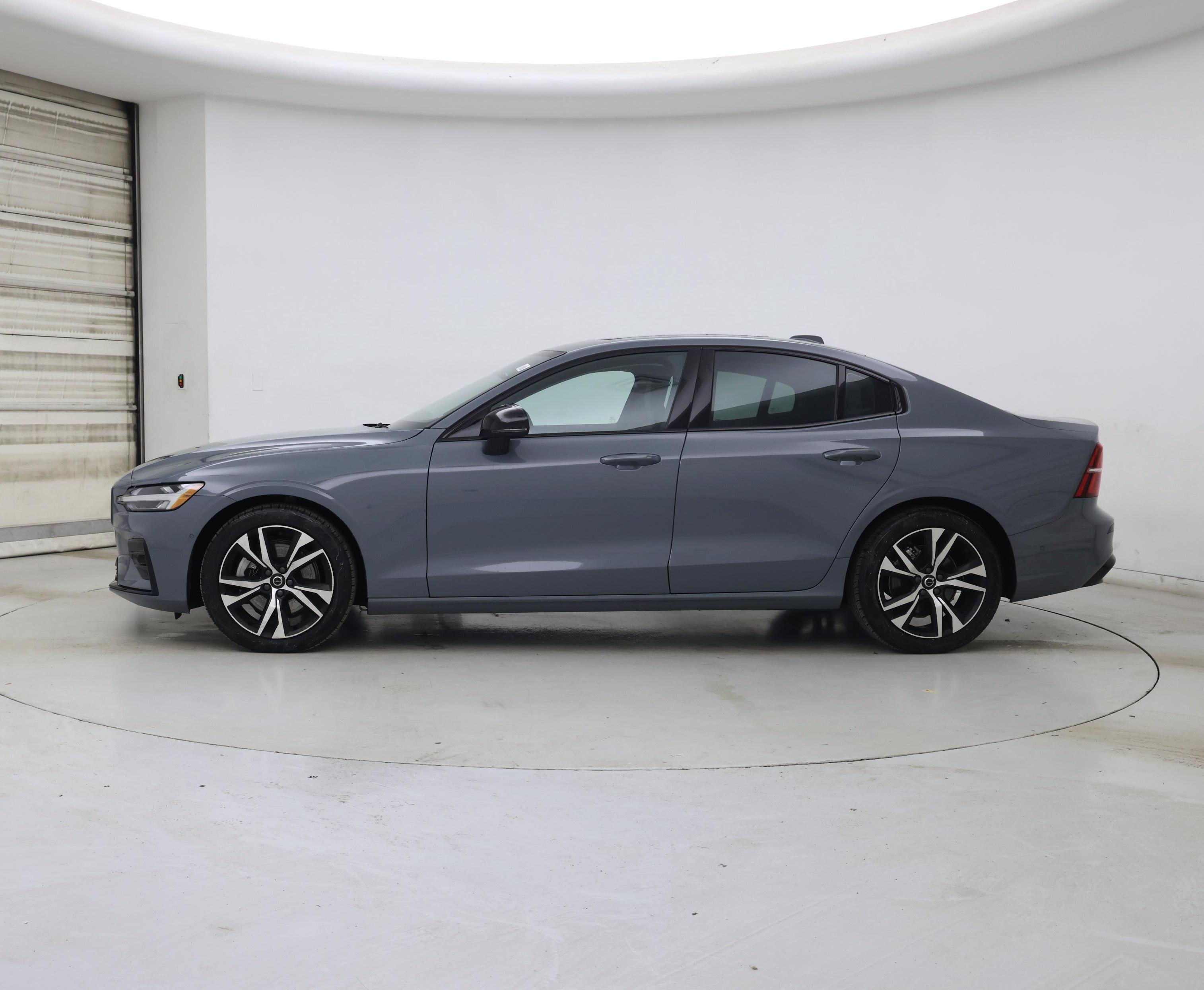 Thumbnail: 2023 Volvo S60 - 3