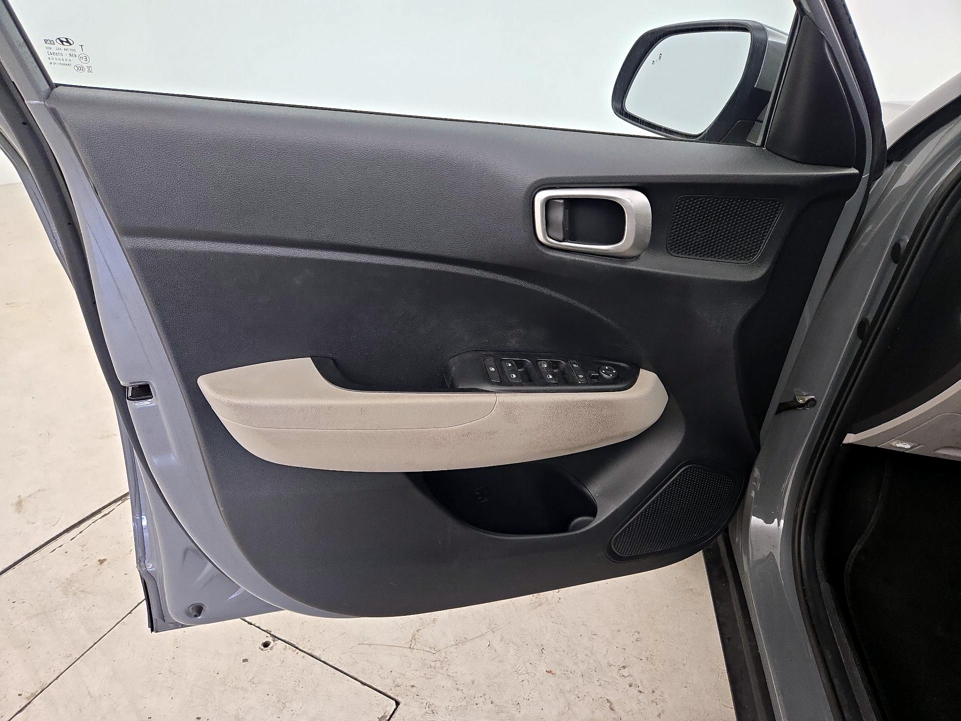 Thumbnail: 2020 Hyundai Venue - 12