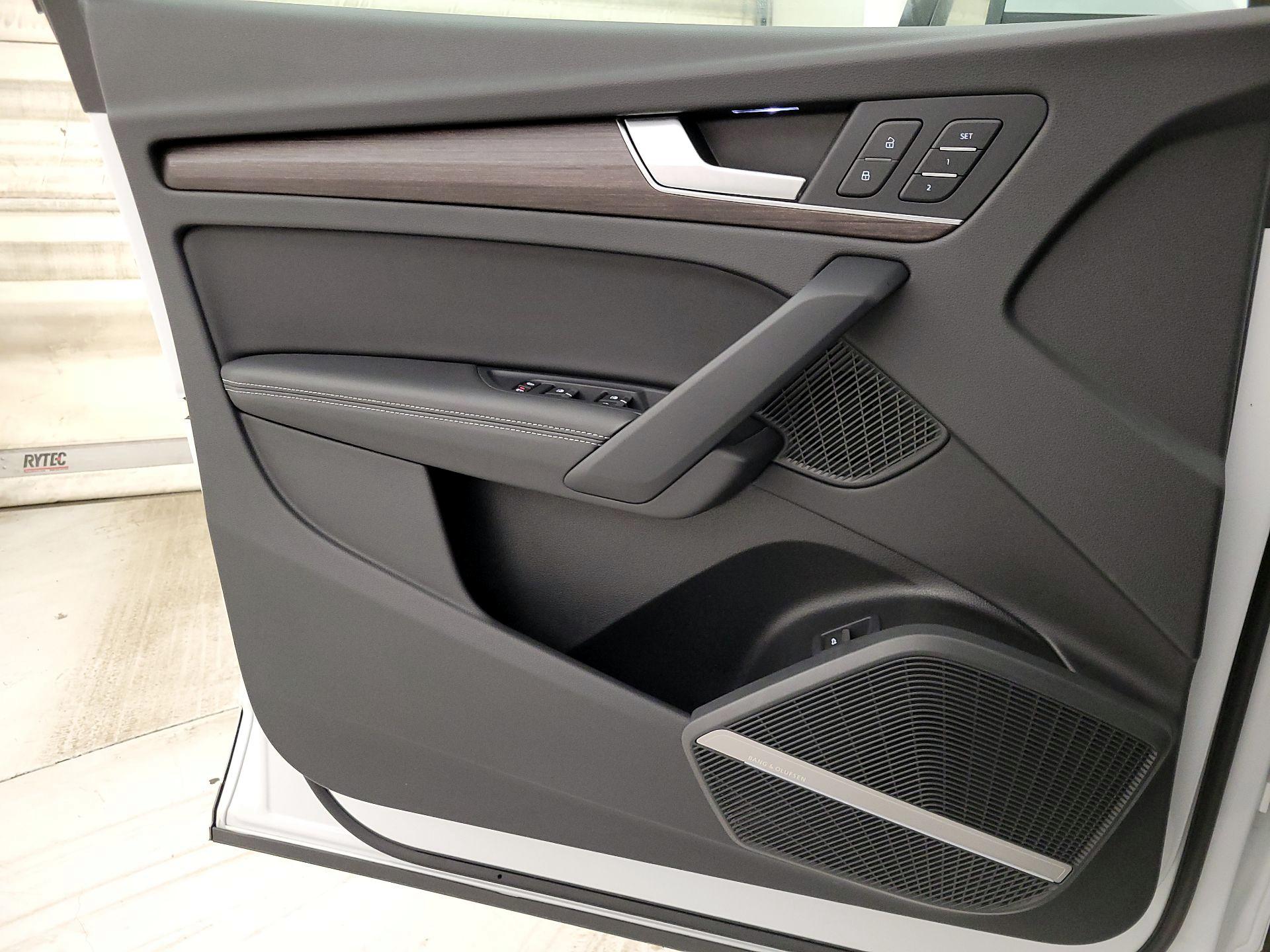 Thumbnail: 2023 Audi Q5 - 12