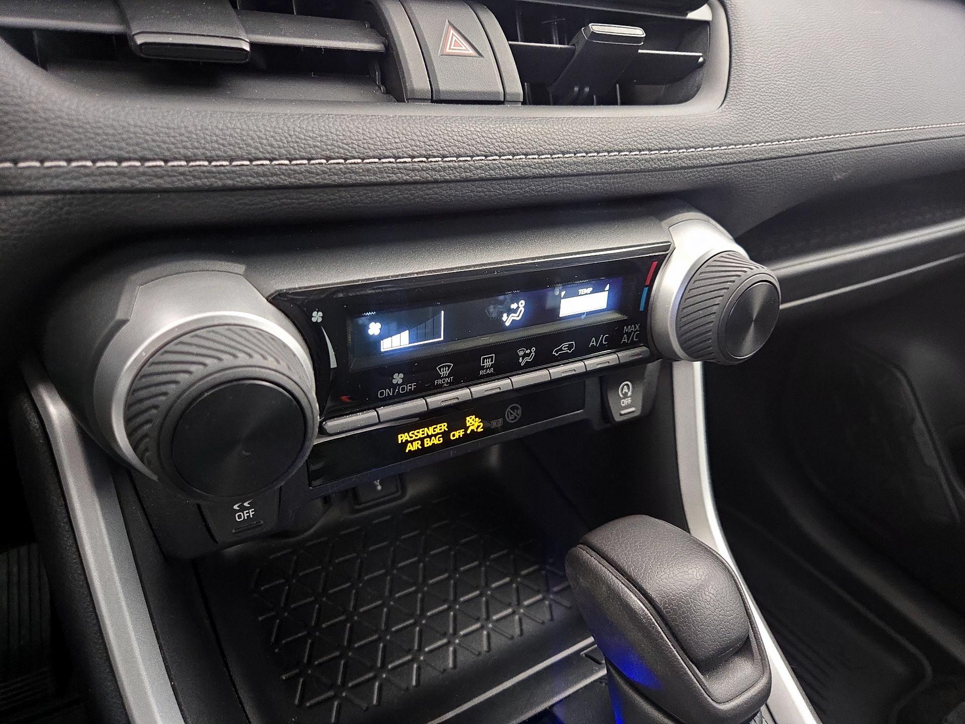 Thumbnail: 2021 Toyota RAV4 - 16