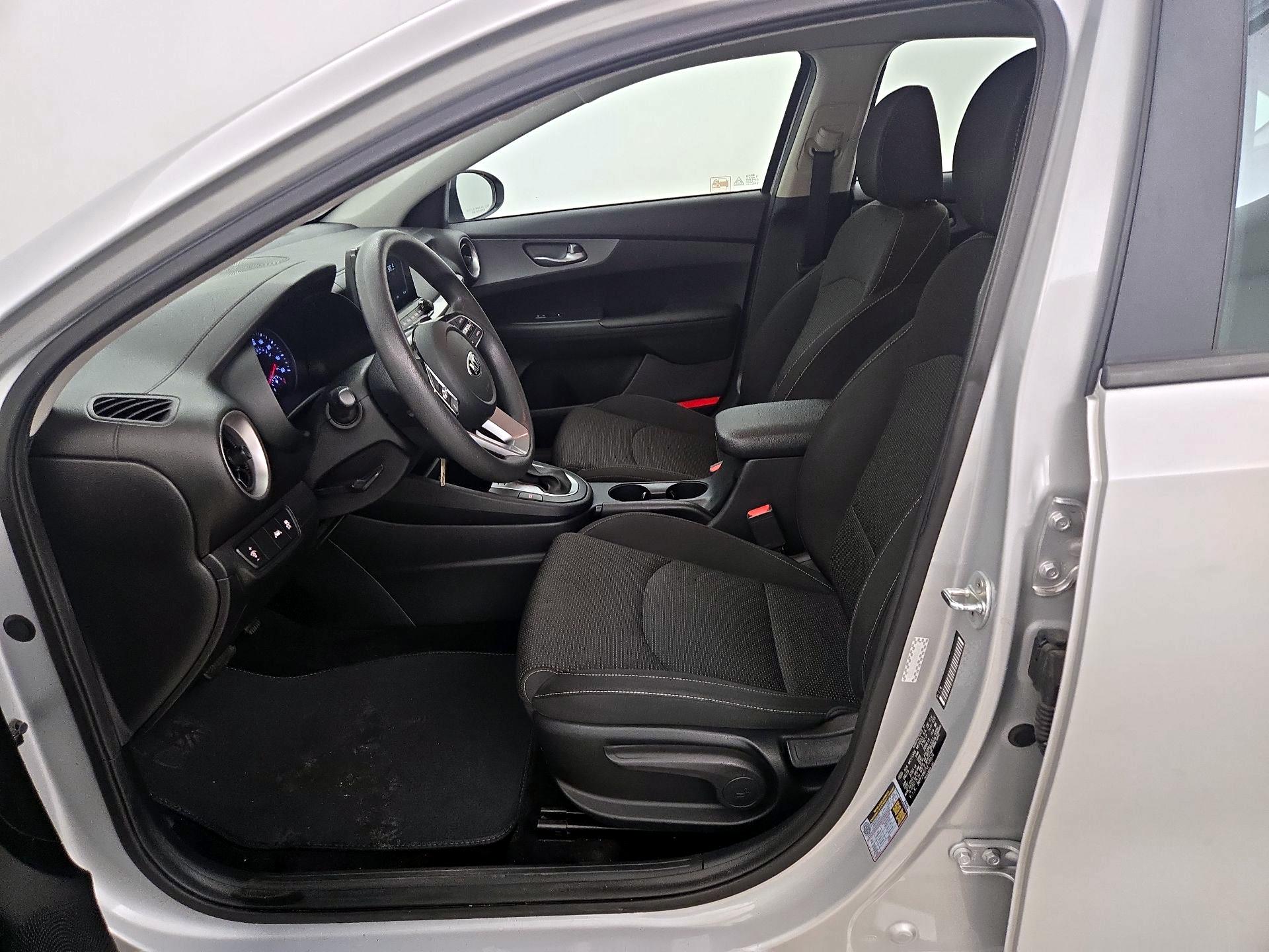 Thumbnail: 2020 Kia Forte - 11