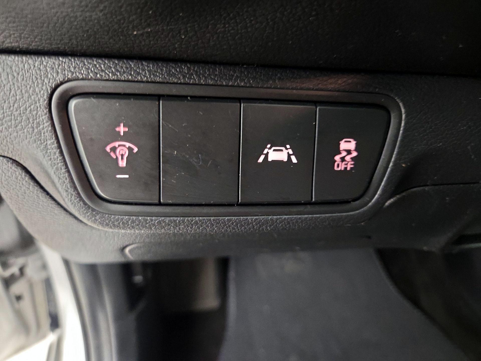 Thumbnail: 2020 Kia Forte - 13