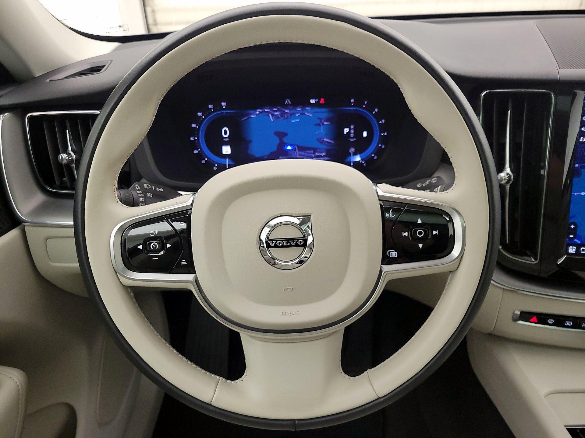 Thumbnail: 2023 Volvo XC60 - 10