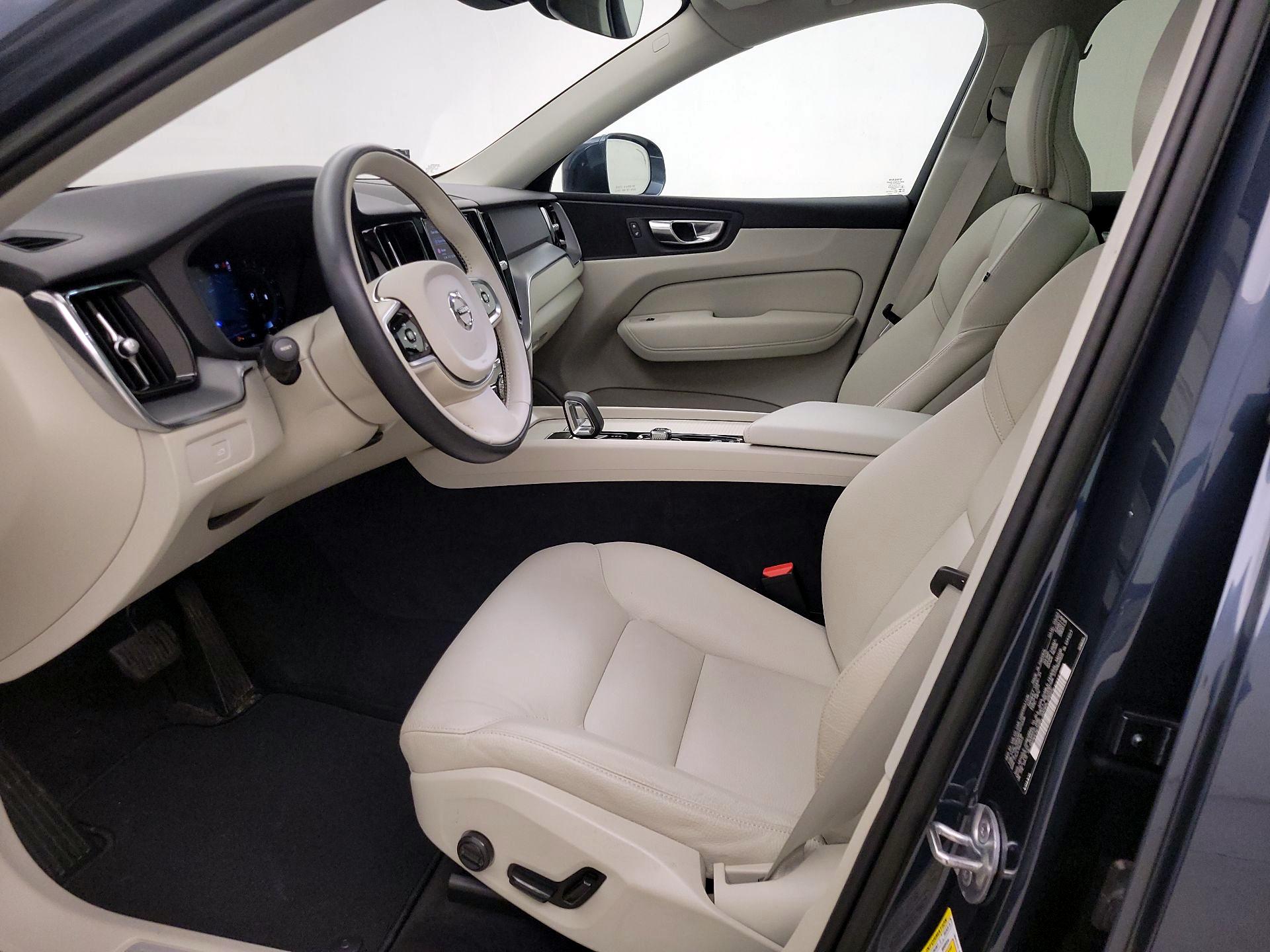 Thumbnail: 2023 Volvo XC60 - 11