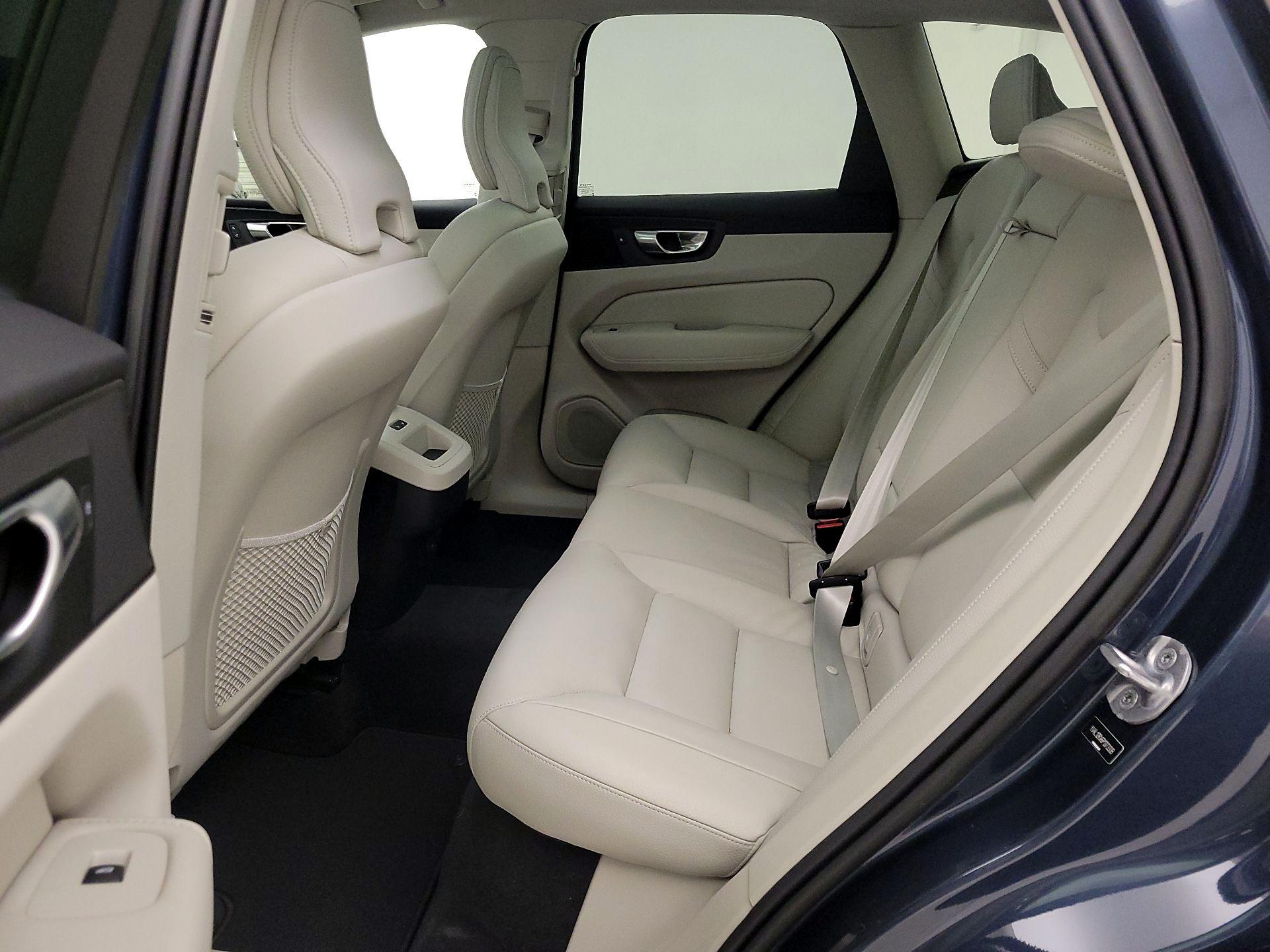 Thumbnail: 2023 Volvo XC60 - 20