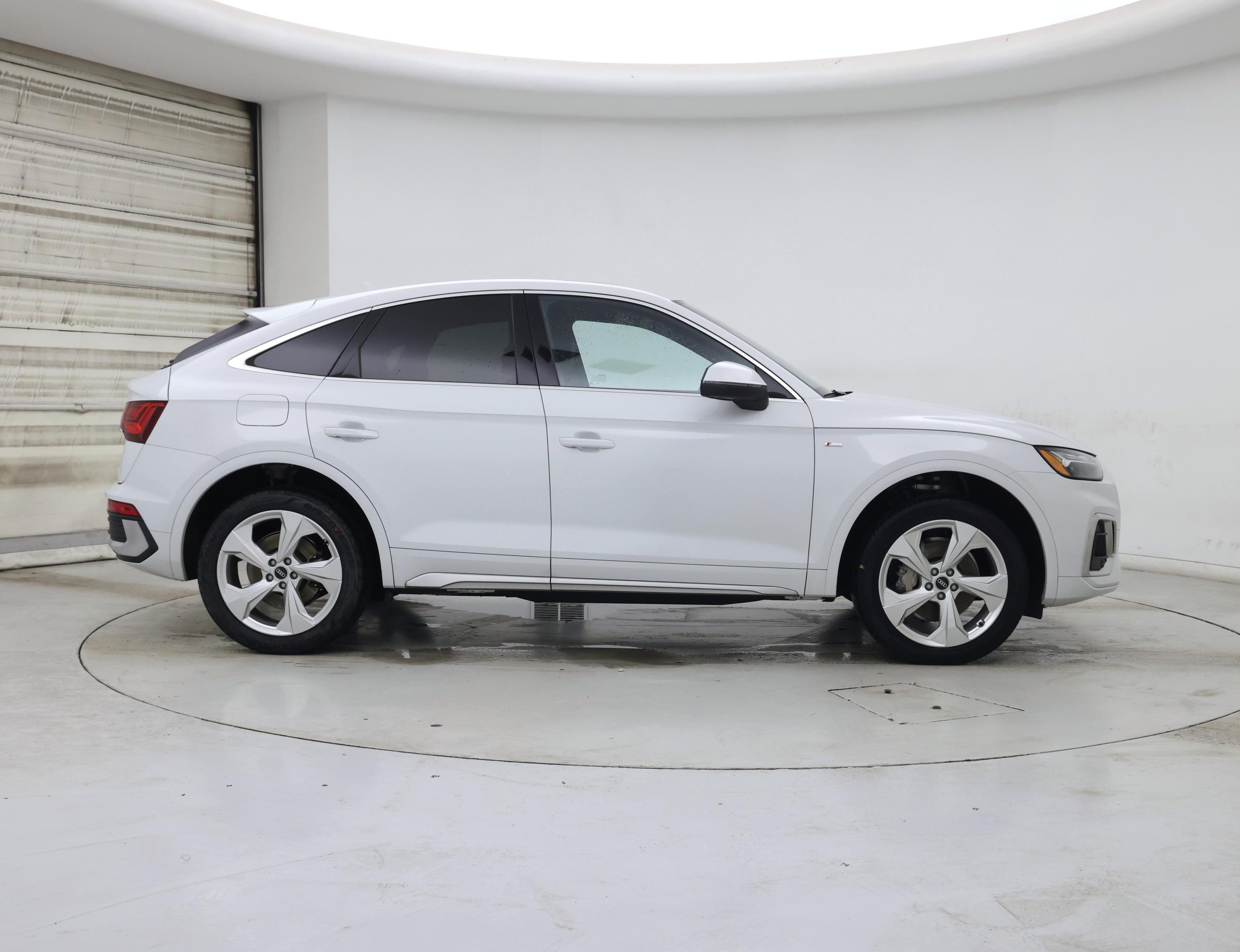 Thumbnail: 2023 Audi Q5 - 7