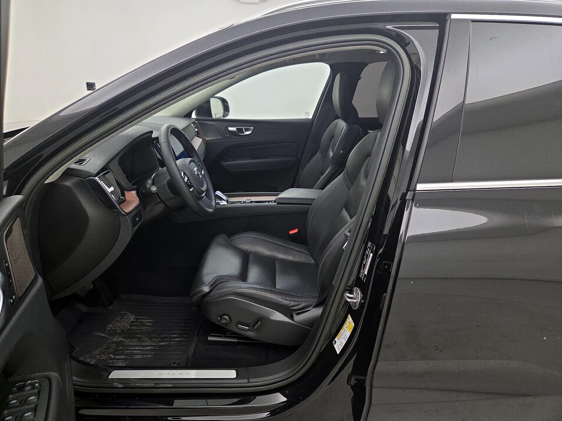 Thumbnail: 2023 Volvo XC60 - 11