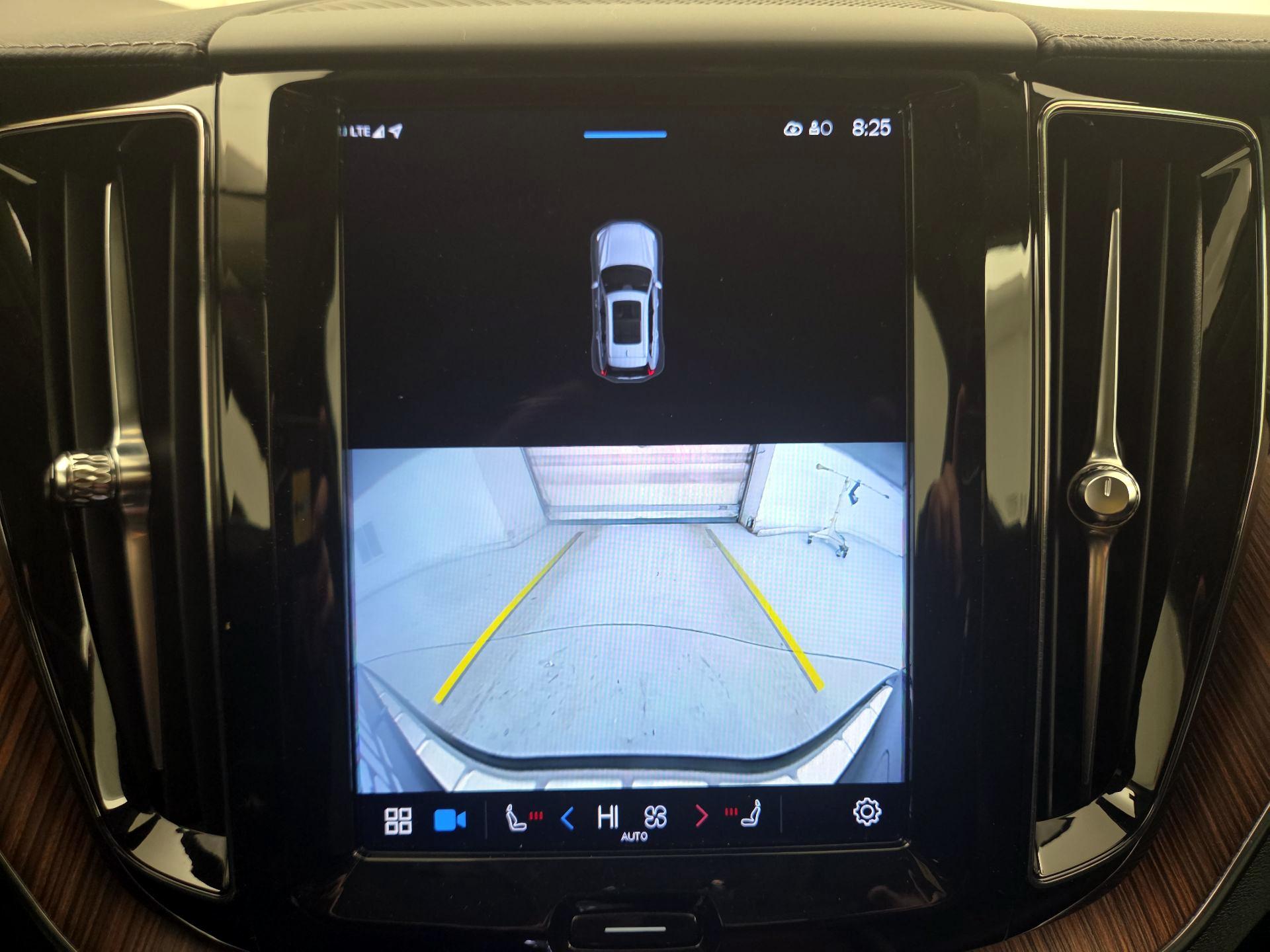 Thumbnail: 2023 Volvo XC60 - 15