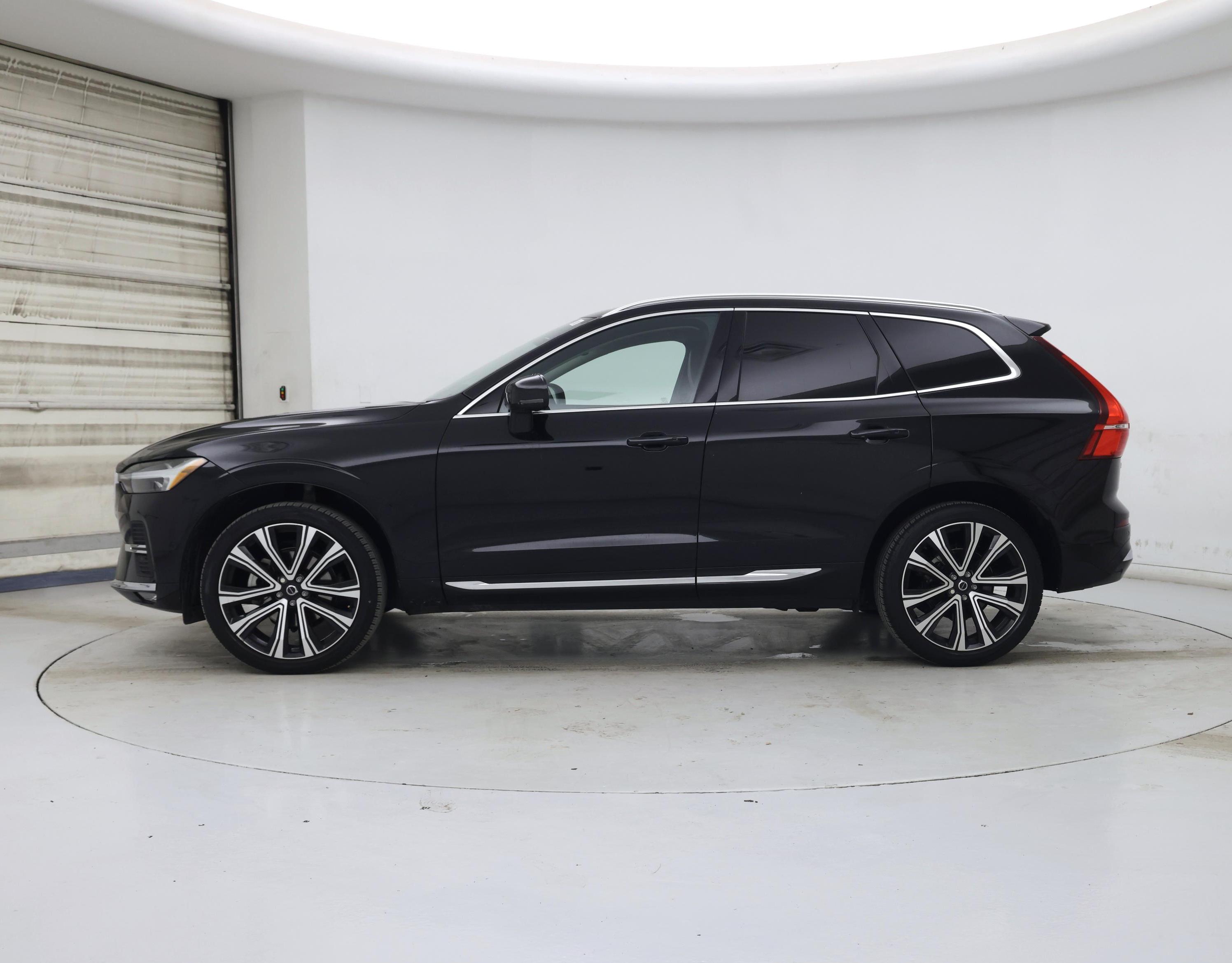 Thumbnail: 2023 Volvo XC60 - 3