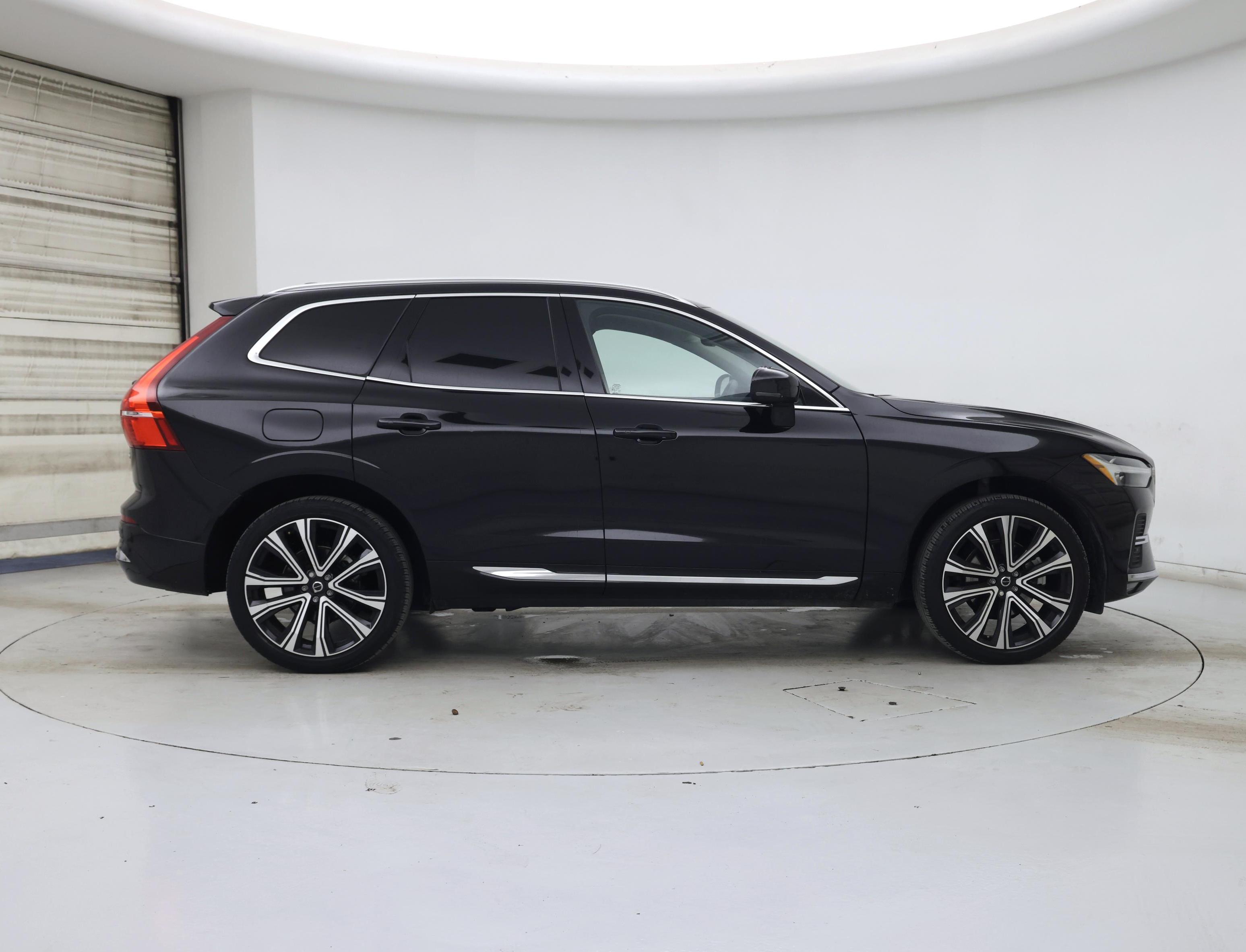 Thumbnail: 2023 Volvo XC60 - 7