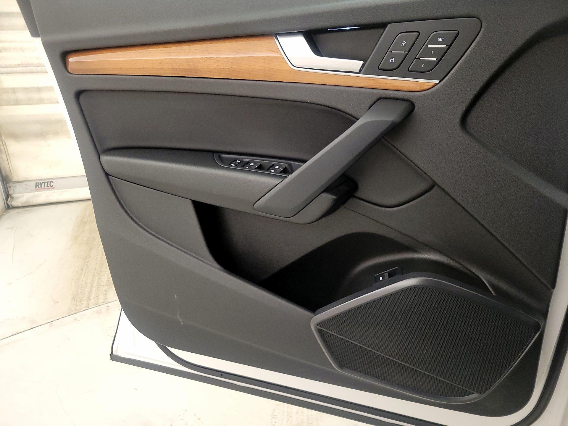 Thumbnail: 2023 Audi Q5 - 12