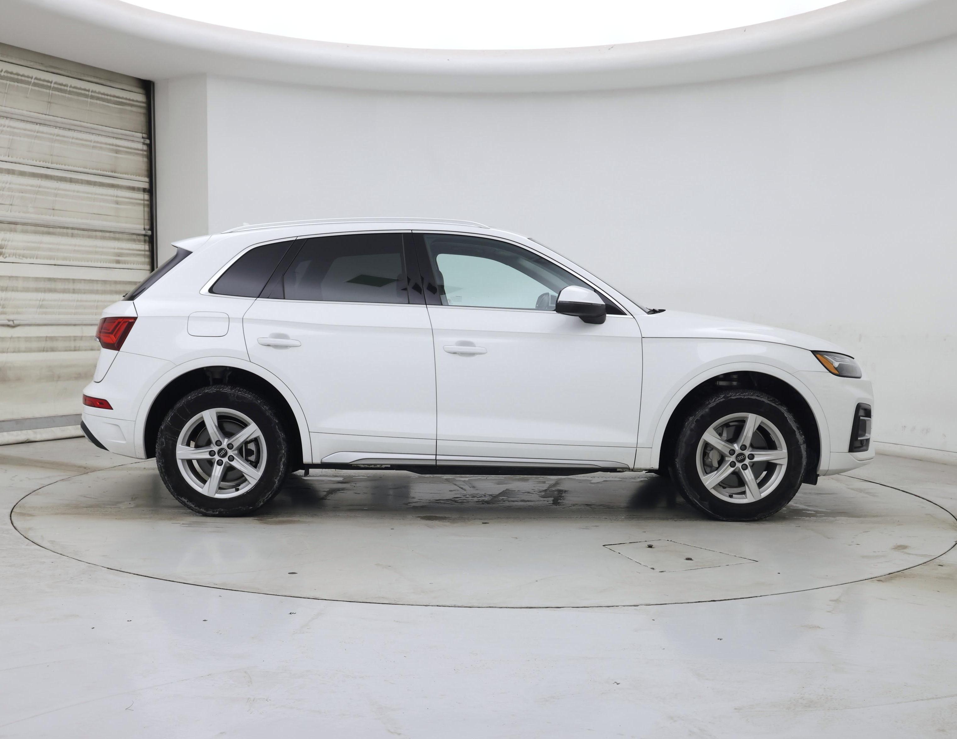 Thumbnail: 2023 Audi Q5 - 7