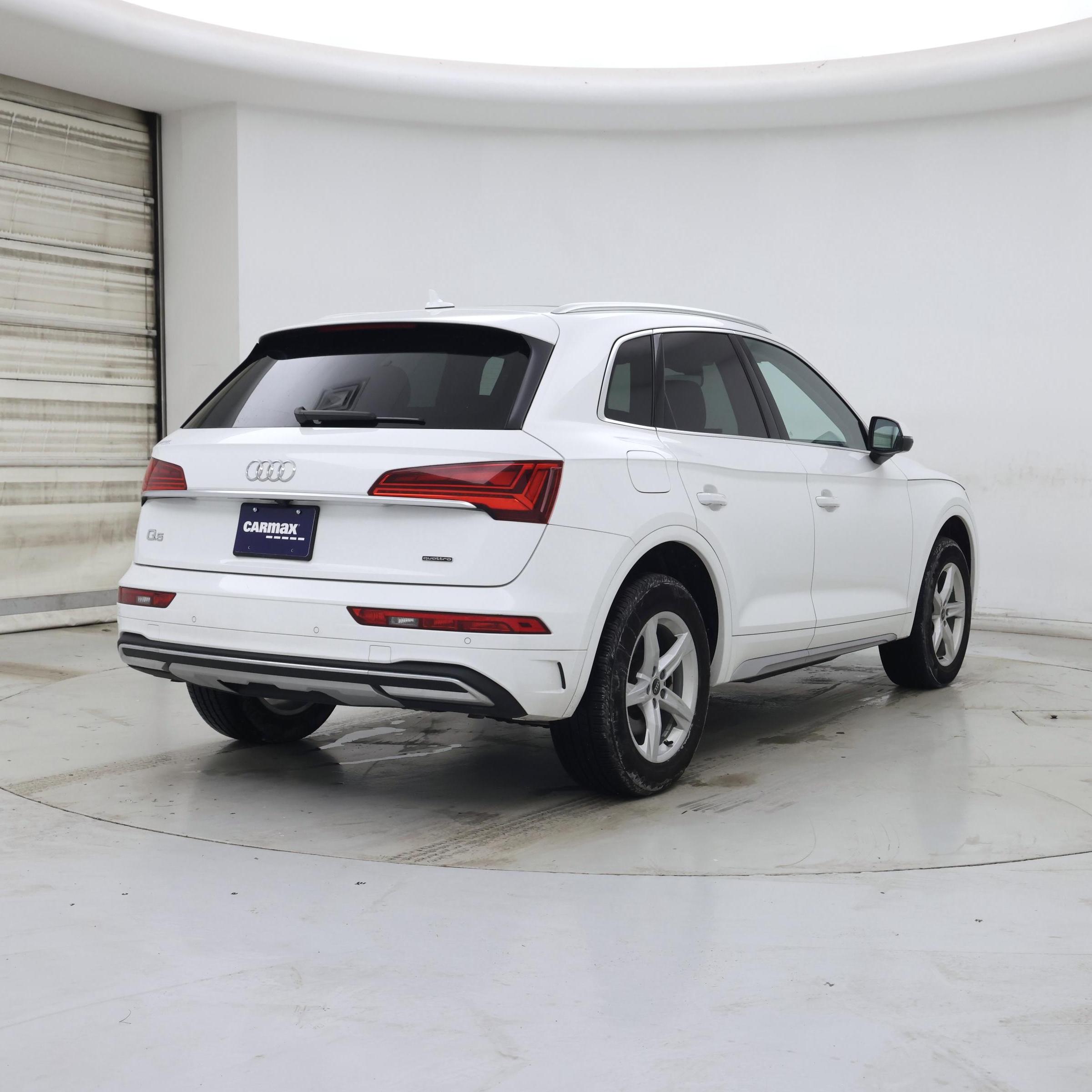 Thumbnail: 2023 Audi Q5 - 8