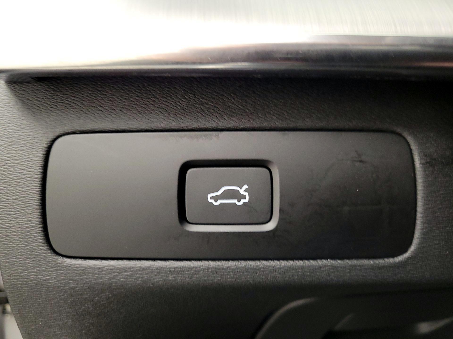 Thumbnail: 2024 Volvo XC90 - 13